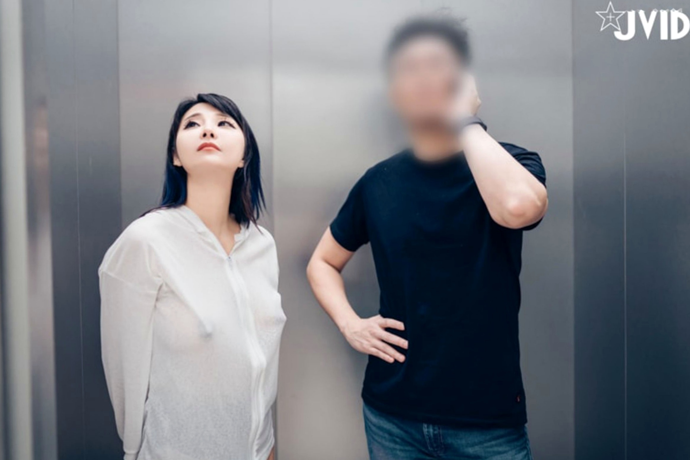 Gallery - JVID-乐乐-电梯紧急停止：大尺度私密互动，极致诱惑身材展现，挑战视觉极限的18禁惊艳大片性感诱惑私房照大尺度JVID 女神私房照_秀色女神 - image 42
