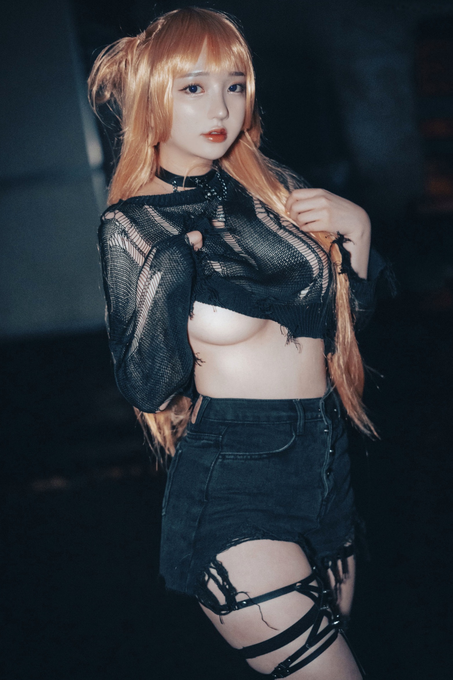 Gallery - 韩国美女孙乐乐Son-YeEun死亡笔记弥海砂Cosplay，暗黑车内私房大尺度写真，夜拍街头哥特诱惑，无圣光性感演绎韩国角色扮演大尺度私房照性感 女神私房照_秀色女神 - image 4