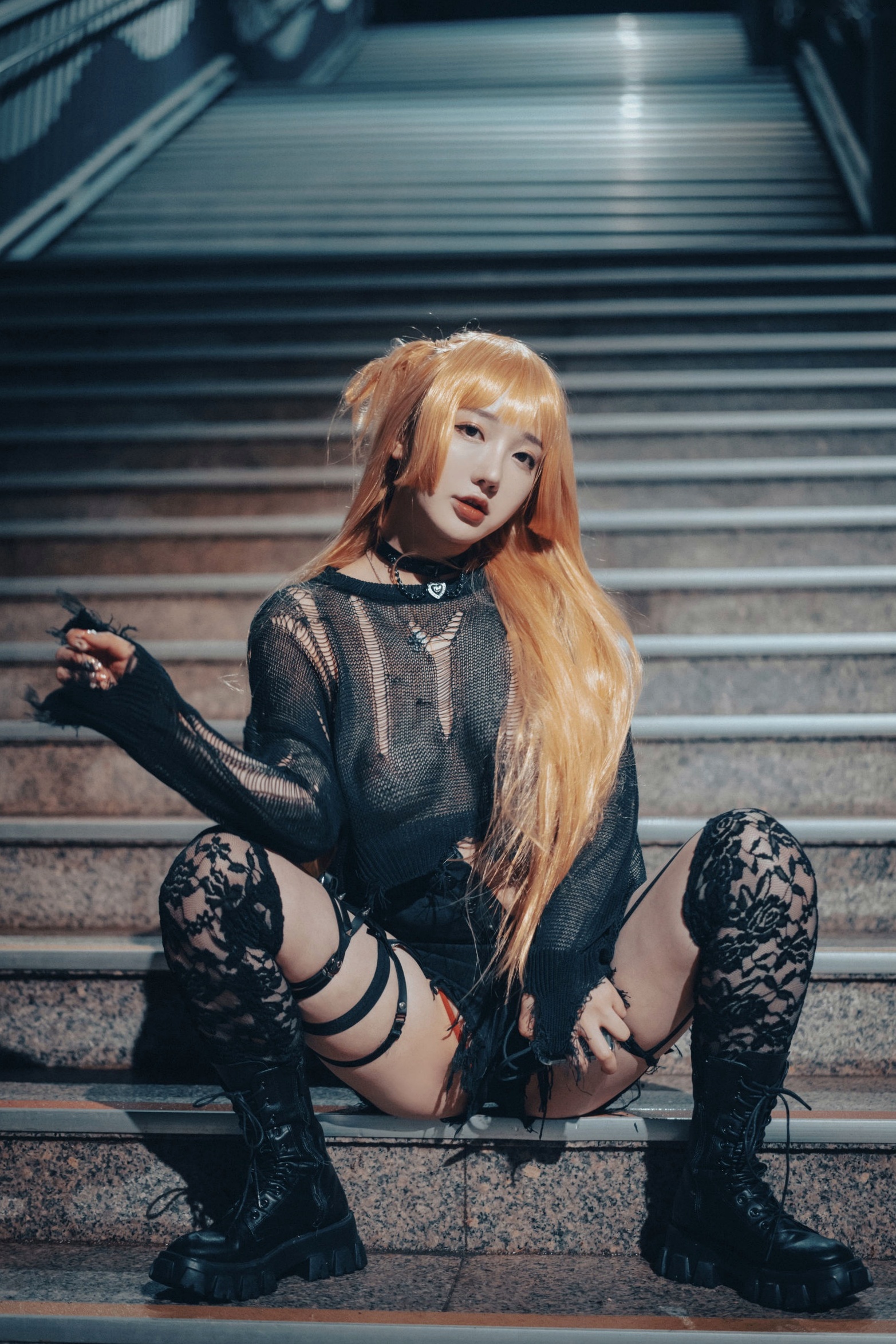 Gallery - 韩国美女孙乐乐Son-YeEun死亡笔记弥海砂Cosplay，暗黑车内私房大尺度写真，夜拍街头哥特诱惑，无圣光性感演绎韩国角色扮演大尺度私房照性感 女神私房照_秀色女神 - image 15