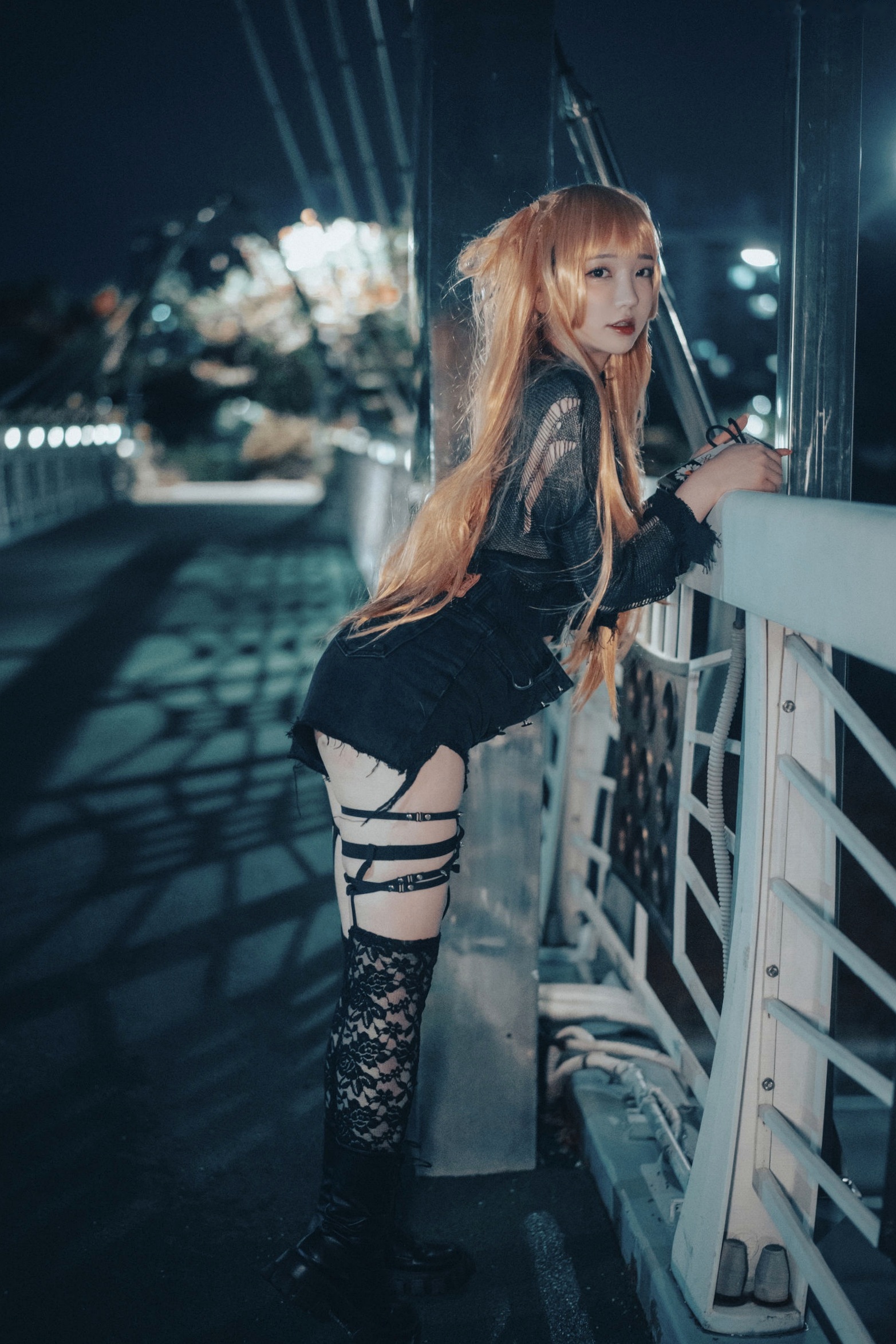 Gallery - 韩国美女孙乐乐Son-YeEun死亡笔记弥海砂Cosplay，暗黑车内私房大尺度写真，夜拍街头哥特诱惑，无圣光性感演绎韩国角色扮演大尺度私房照性感 女神私房照_秀色女神 - image 23