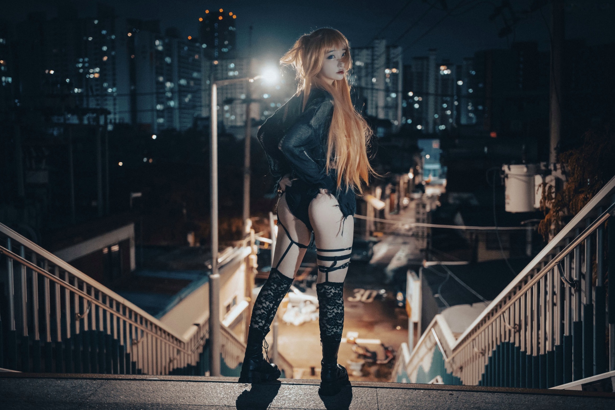 Gallery - 韩国美女孙乐乐Son-YeEun死亡笔记弥海砂Cosplay，暗黑车内私房大尺度写真，夜拍街头哥特诱惑，无圣光性感演绎韩国角色扮演大尺度私房照性感 女神私房照_秀色女神 - image 28
