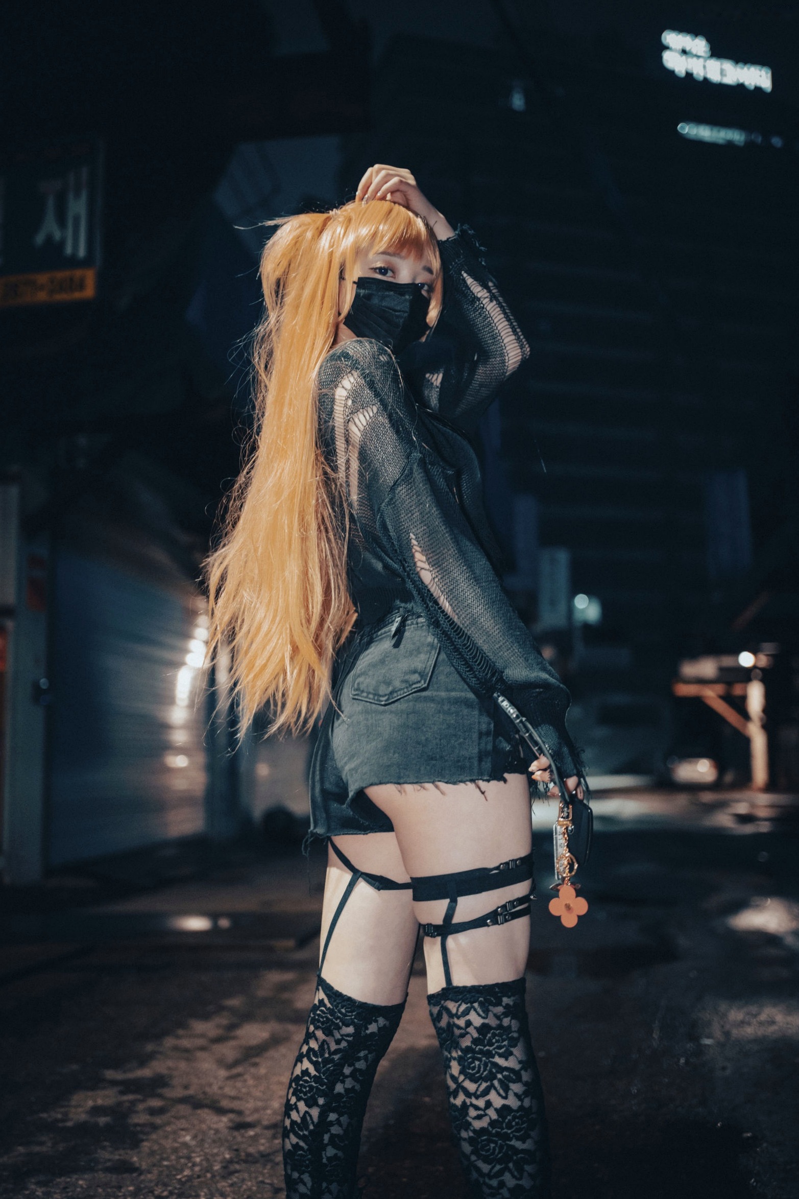 Gallery - 韩国美女孙乐乐Son-YeEun死亡笔记弥海砂Cosplay，暗黑车内私房大尺度写真，夜拍街头哥特诱惑，无圣光性感演绎韩国角色扮演大尺度私房照性感 女神私房照_秀色女神 - image 54