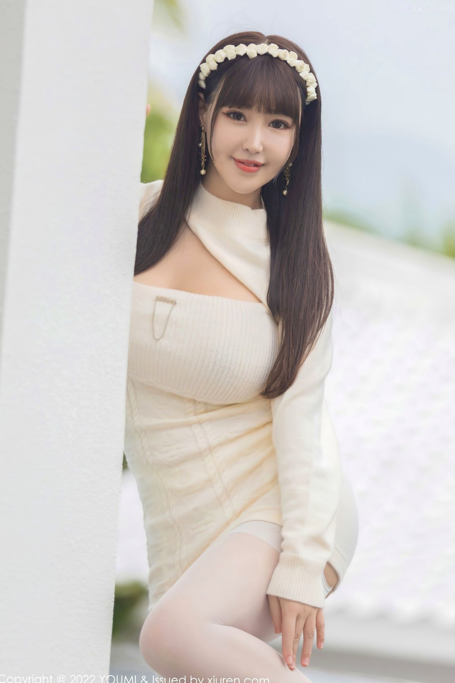 Gallery - YouMi尤蜜荟 - Chiness Model 朱可儿Flora三亚旅拍：白色针织连衣短裙私房写真，童颜巨乳白丝诱惑，泳池边的唯美大尺度视觉盛宴尤蜜荟 - Chiness Model 童颜巨乳私房照丝袜女神 女神私房照_秀色女神 - image 8