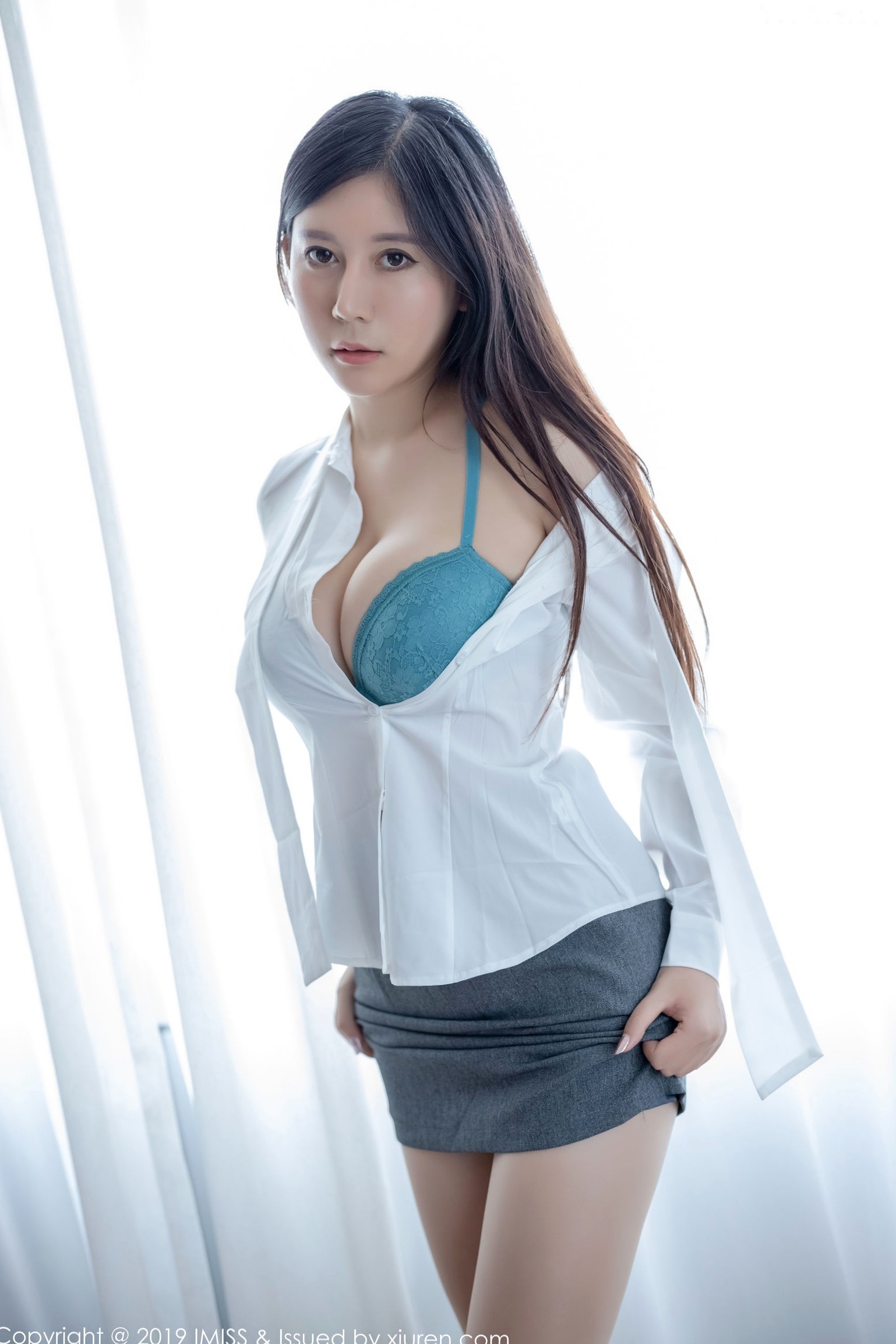 Gallery - IMiss爱蜜社 - Honey Club 409李雅：干练职场秘书制服诱惑，极致白皙美腿演绎绝美都市OL风情爱蜜社 - Honey Club 制服私房照性感美腿 女神私房照_秀色女神 - image 10