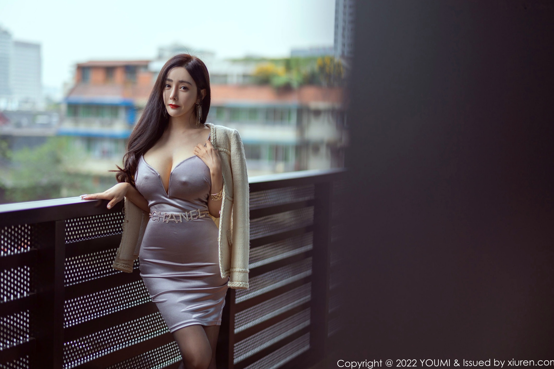 Gallery - 尤蜜荟 - Chiness Model -741-允尔-成都旅拍私房大尺度女神，性感紫色吊带裙搭配金属链条内衣，极尽诱惑魅力！性感诱惑大尺度尤蜜荟 - Chiness Model 美腿 女神私房照_秀色女神 - image 7