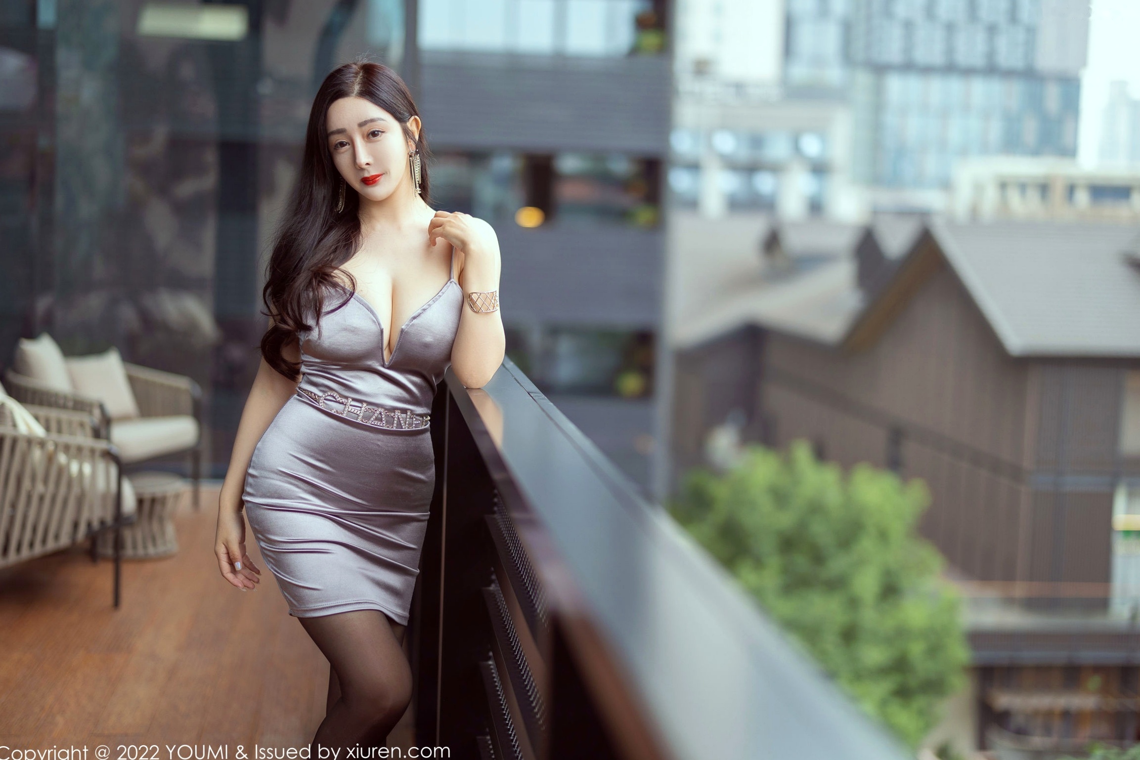 Gallery - 尤蜜荟 - Chiness Model -741-允尔-成都旅拍私房大尺度女神，性感紫色吊带裙搭配金属链条内衣，极尽诱惑魅力！性感诱惑大尺度尤蜜荟 - Chiness Model 美腿 女神私房照_秀色女神 - image 11