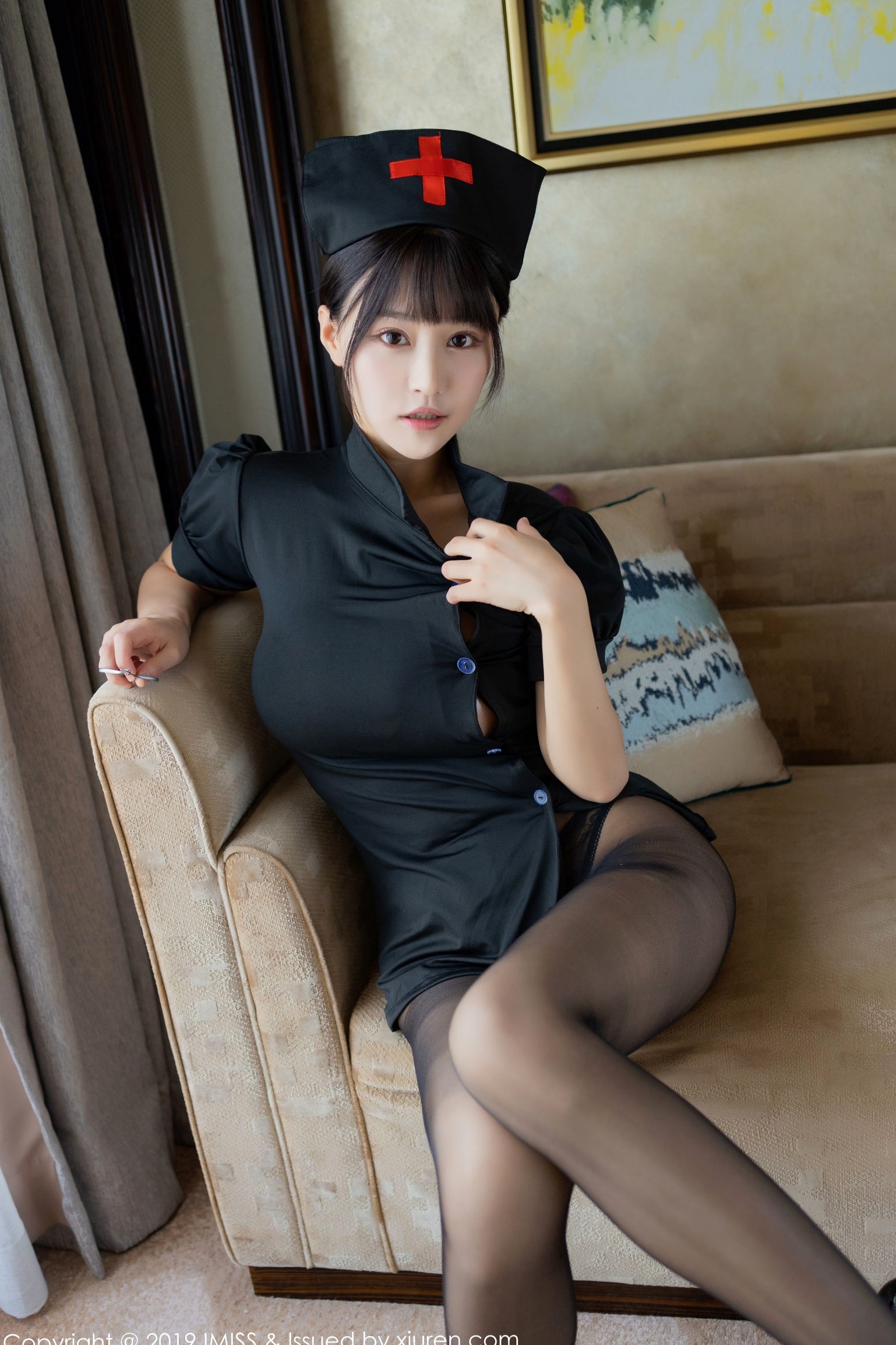 Gallery - IMiss爱蜜社 - Honey Club 朱可儿：暗黑护士系列私房美照，极致黑丝制服诱惑与性感曲线的高清演绎爱蜜社 - Honey Club 性感诱惑制服黑丝护士 女神私房照_秀色女神 - image 3
