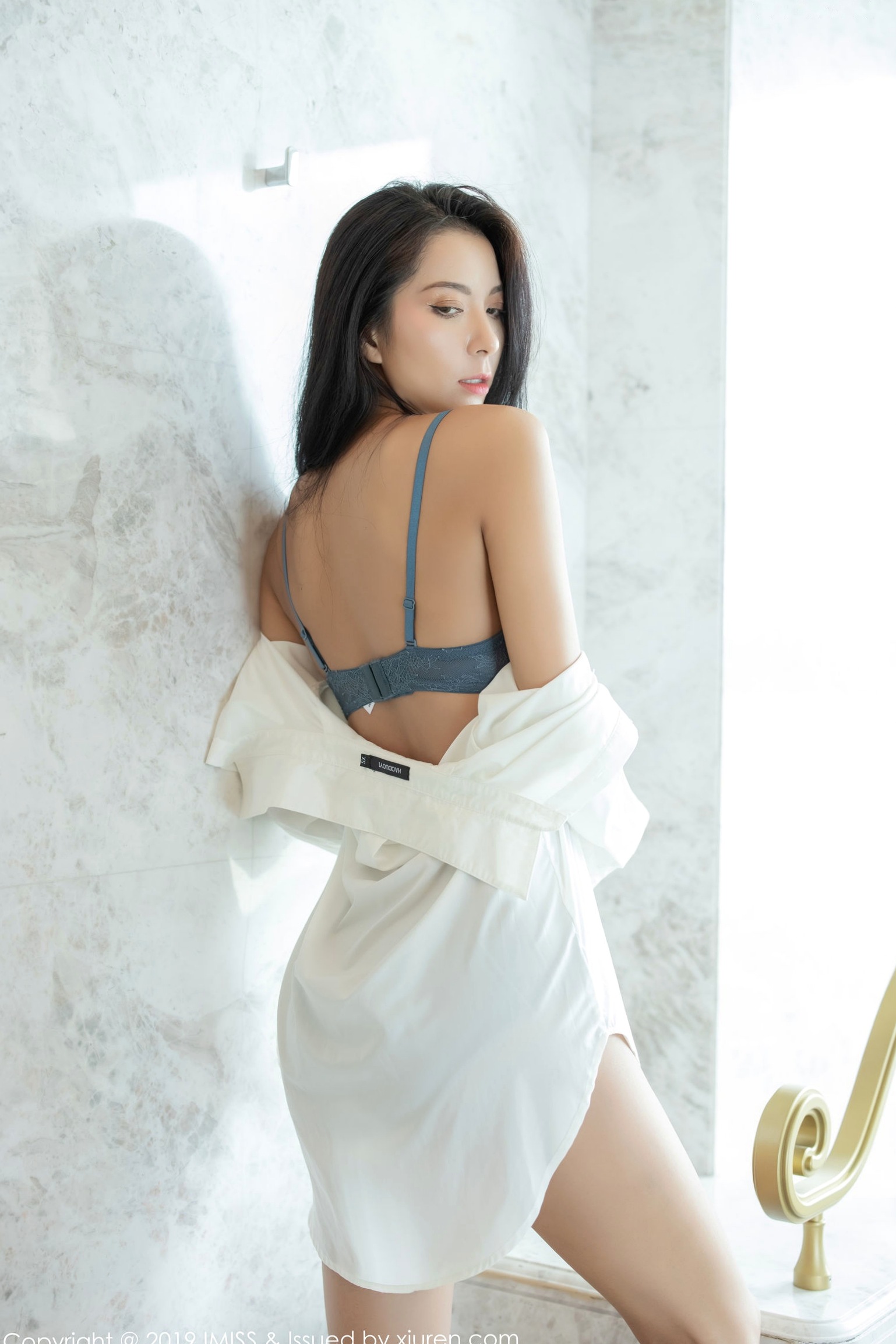 Gallery - IMiss爱蜜社 - Honey Club 第386期Pretty私房照：女神白衬衣与蕾丝内衣诱惑，展现超薄肉丝美腿的极致性感浴室拍摄爱蜜社 - Honey Club 性感丝袜私房照诱惑 女神私房照_秀色女神 - image 46