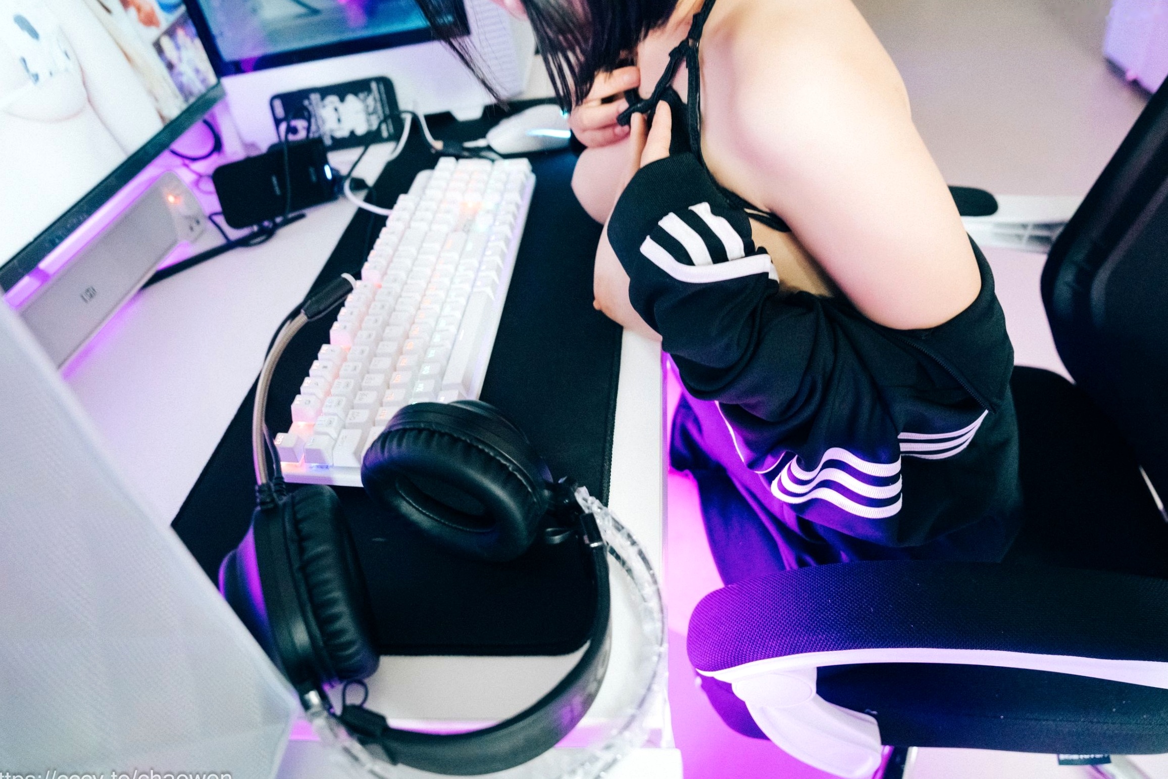 Gallery - 韩国美女琪雅Zia电玩少女写真 电竞赛博风格居家私房诱惑 大尺度游戏室极品女神套图韩国性感诱惑大尺度私房照 女神私房照_秀色女神 - image 11