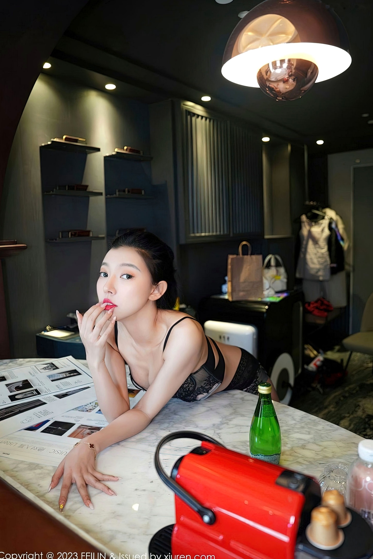 Gallery - FeiLin嗲囡囡-冯木木：黑色蕾丝内衣与吊带袜的诱惑，极品室内私房摄影大片嗲囡囡性感黑丝诱惑私房照 女神私房照_秀色女神 - image 23