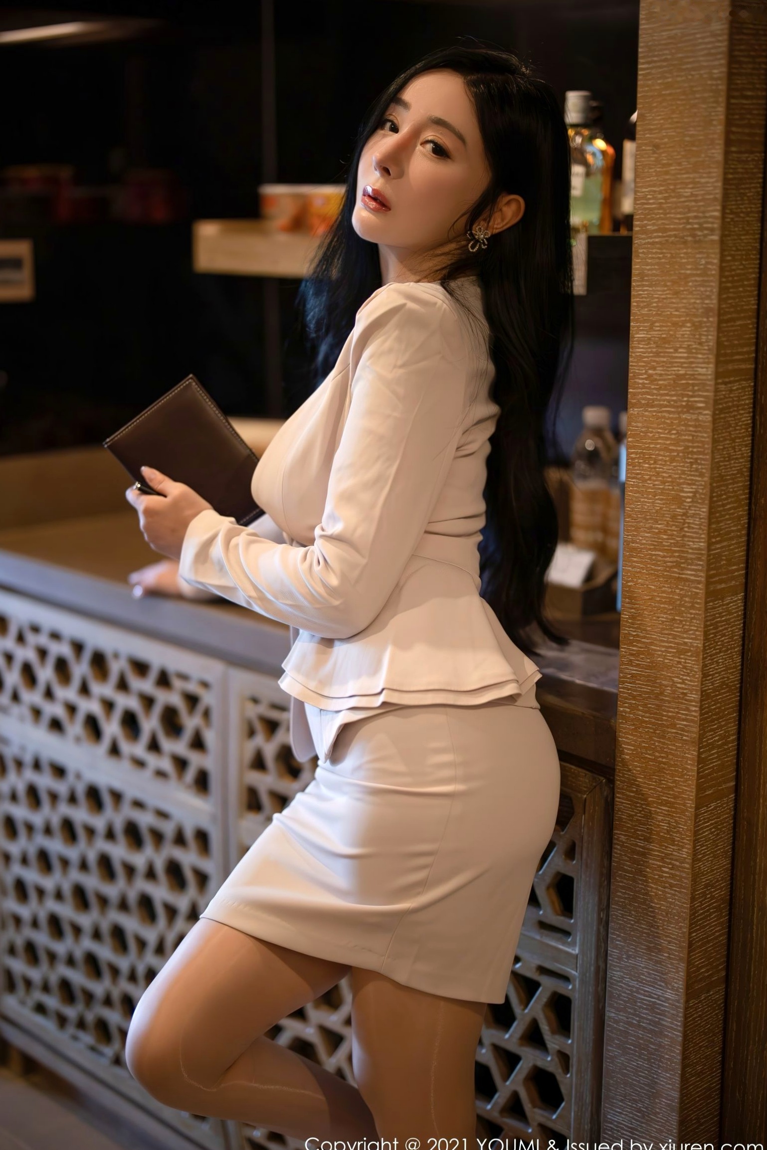 Gallery - YouMi尤蜜荟 - Chiness Model -允爾-白裙蕾丝私房写真-酒店室内诱惑拍摄-曲线女神写真尤蜜荟 - Chiness Model 性感诱惑私房照人间胸器 女神私房照_秀色女神 - image 6