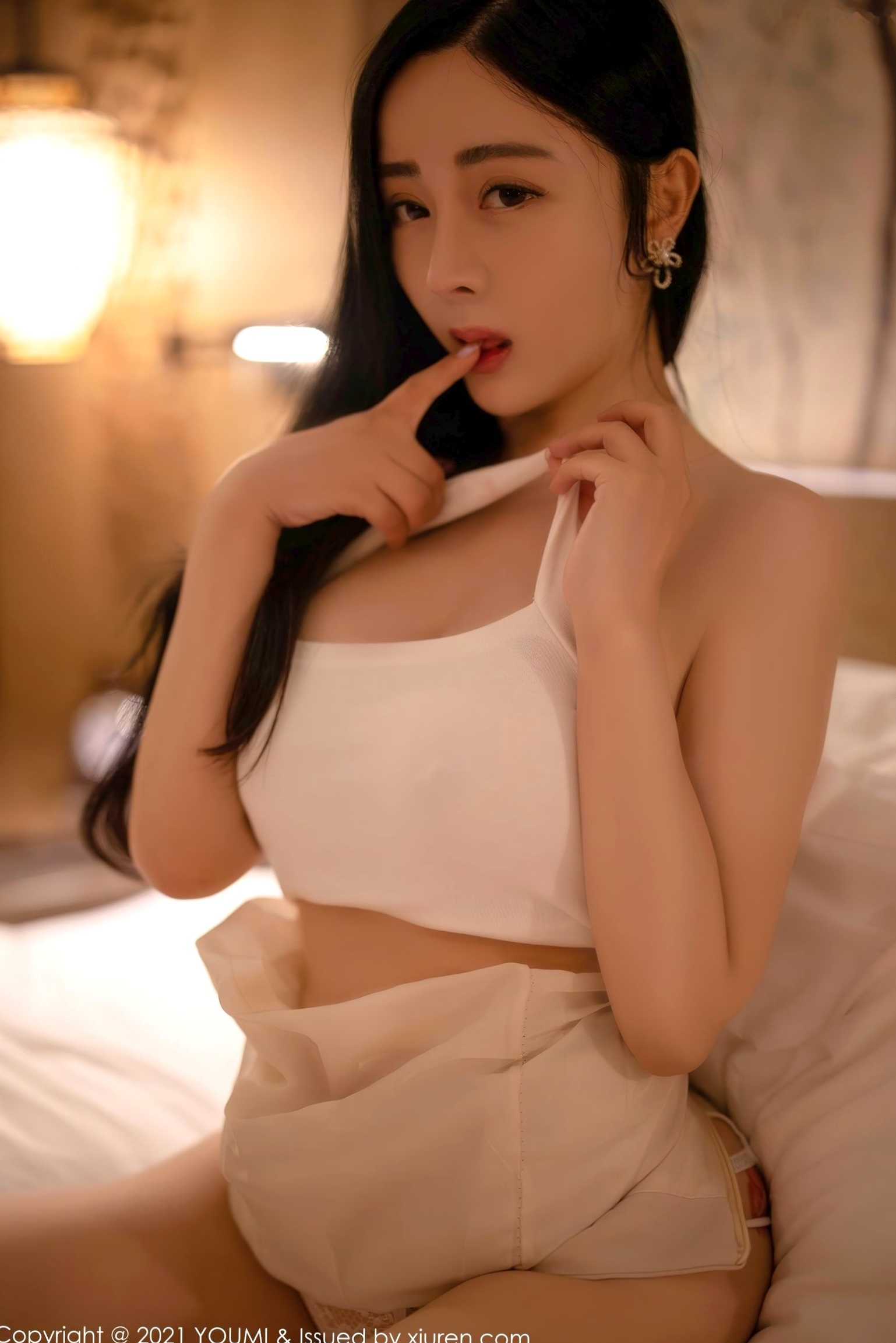 Gallery - YouMi尤蜜荟 - Chiness Model -允爾-白裙蕾丝私房写真-酒店室内诱惑拍摄-曲线女神写真尤蜜荟 - Chiness Model 性感诱惑私房照人间胸器 女神私房照_秀色女神 - image 55
