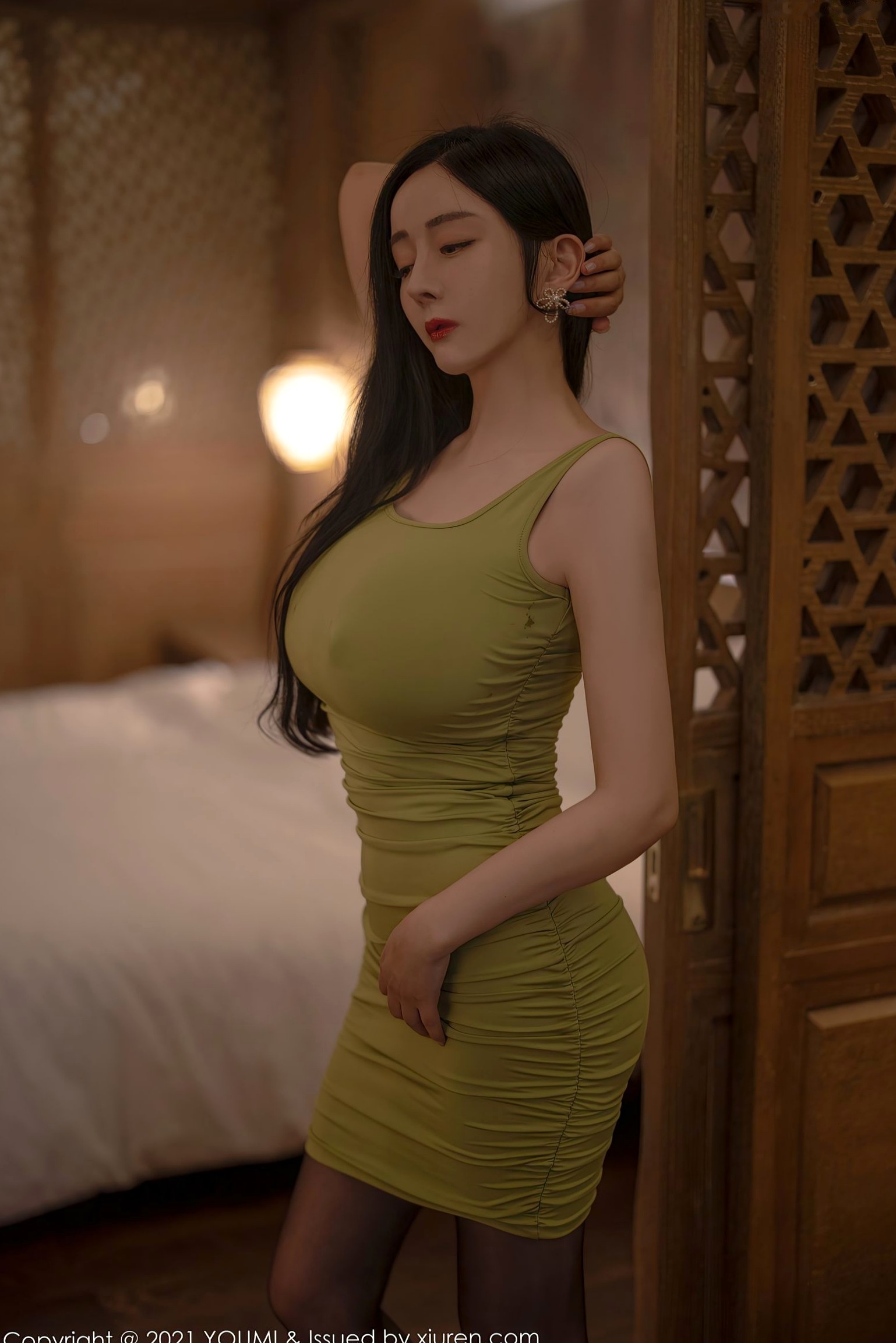 Gallery - 允爾-桂林旅拍-草绿色吊带短裙黑丝诱惑-居家酒店私房写真-尤蜜荟 - Chiness Model 精彩美图尤蜜荟 - Chiness Model 性感御女郎 - Royal Lady 黑丝诱惑 女神私房照_秀色女神 - image 2