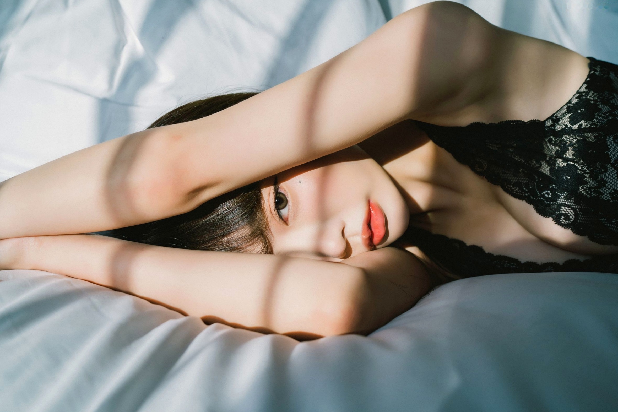 Gallery - 韩国美女Jucy精致蕾丝内衣私房写真，童颜巨乳尽显极致诱惑，唯美居家氛围，无圣光大尺度艺术赏析韩国内衣性感童颜巨乳无圣光诱惑大尺度 女神私房照_秀色女神 - image 24