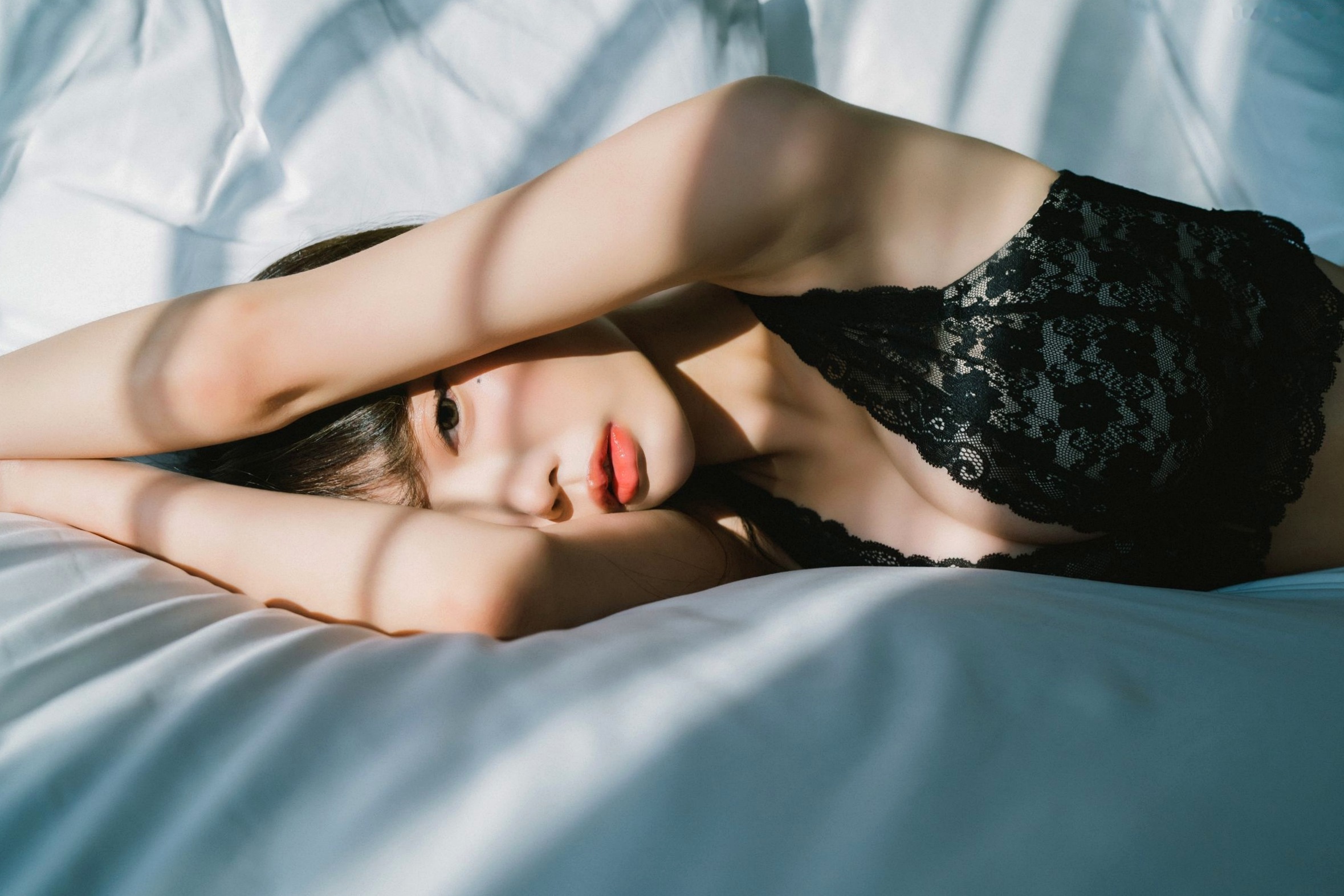 Gallery - 韩国美女Jucy精致蕾丝内衣私房写真，童颜巨乳尽显极致诱惑，唯美居家氛围，无圣光大尺度艺术赏析韩国内衣性感童颜巨乳无圣光诱惑大尺度 女神私房照_秀色女神 - image 25