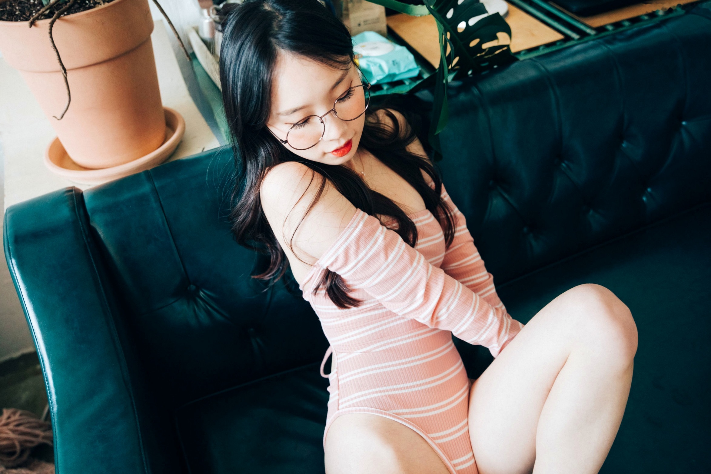 Gallery - 韩国美女-Pureding-퓨딩-Assistant-Loozy室内私房写真，性感连体衣与精致内衣诱惑，展现甜美傲人曲线韩国性感诱惑私房照美腿内衣 女神私房照_秀色女神 - image 21