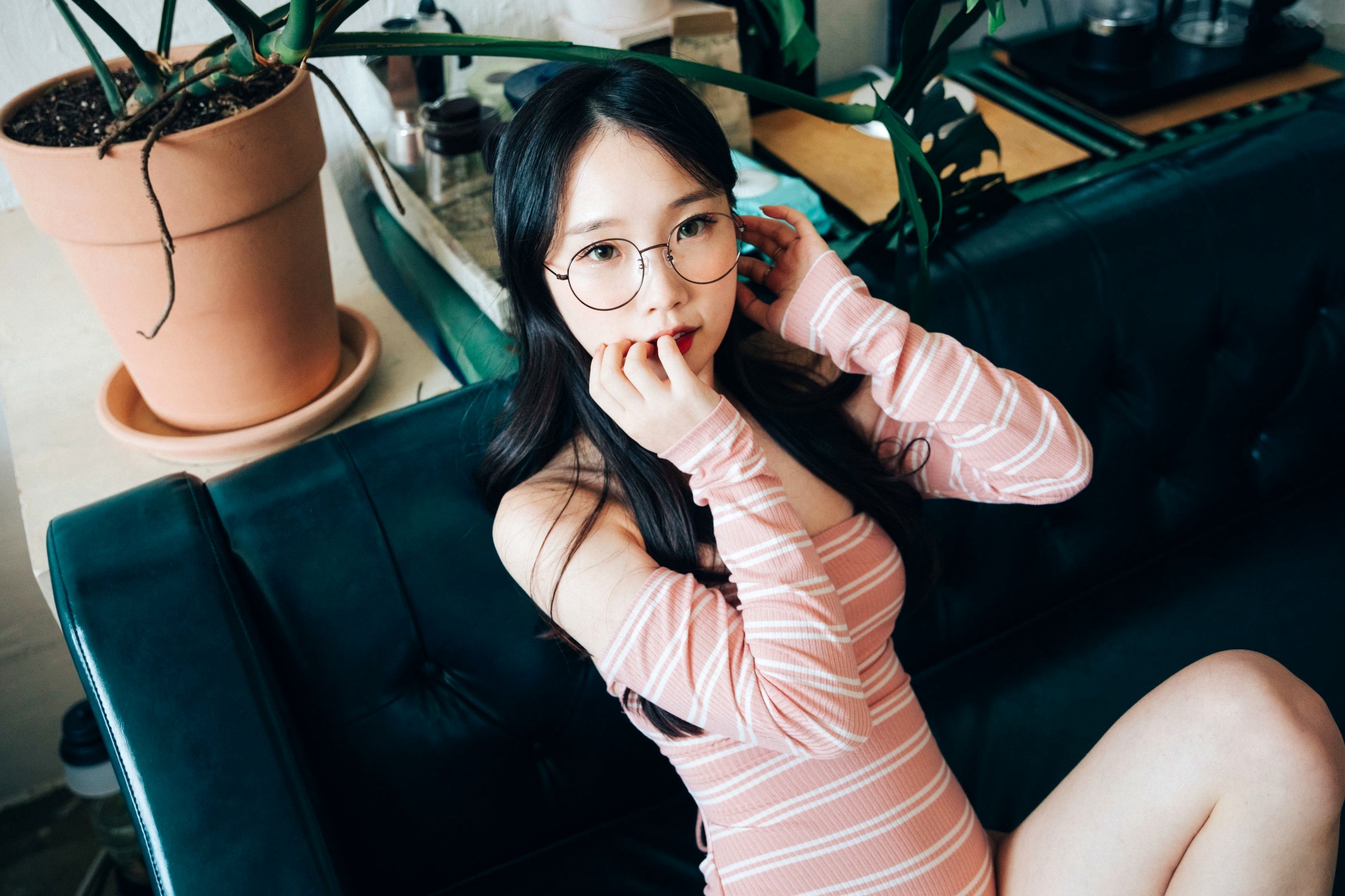 Gallery - 韩国美女-Pureding-퓨딩-Assistant-Loozy室内私房写真，性感连体衣与精致内衣诱惑，展现甜美傲人曲线韩国性感诱惑私房照美腿内衣 女神私房照_秀色女神 - image 23