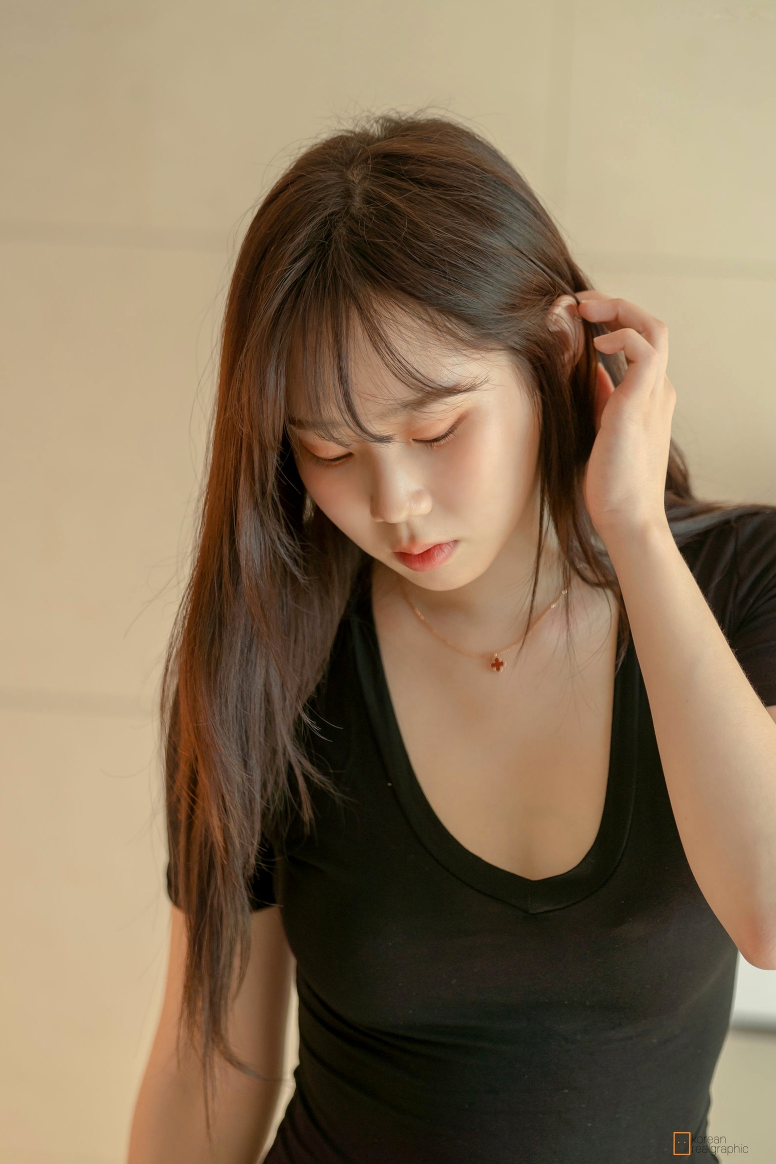 Gallery - [Korean-Realgraphic] MyuA：居家组装家具的性感女神，修身黑衣魅力曲线私房写真韩国性感诱惑私房照大尺度 女神私房照_秀色女神 - image 38