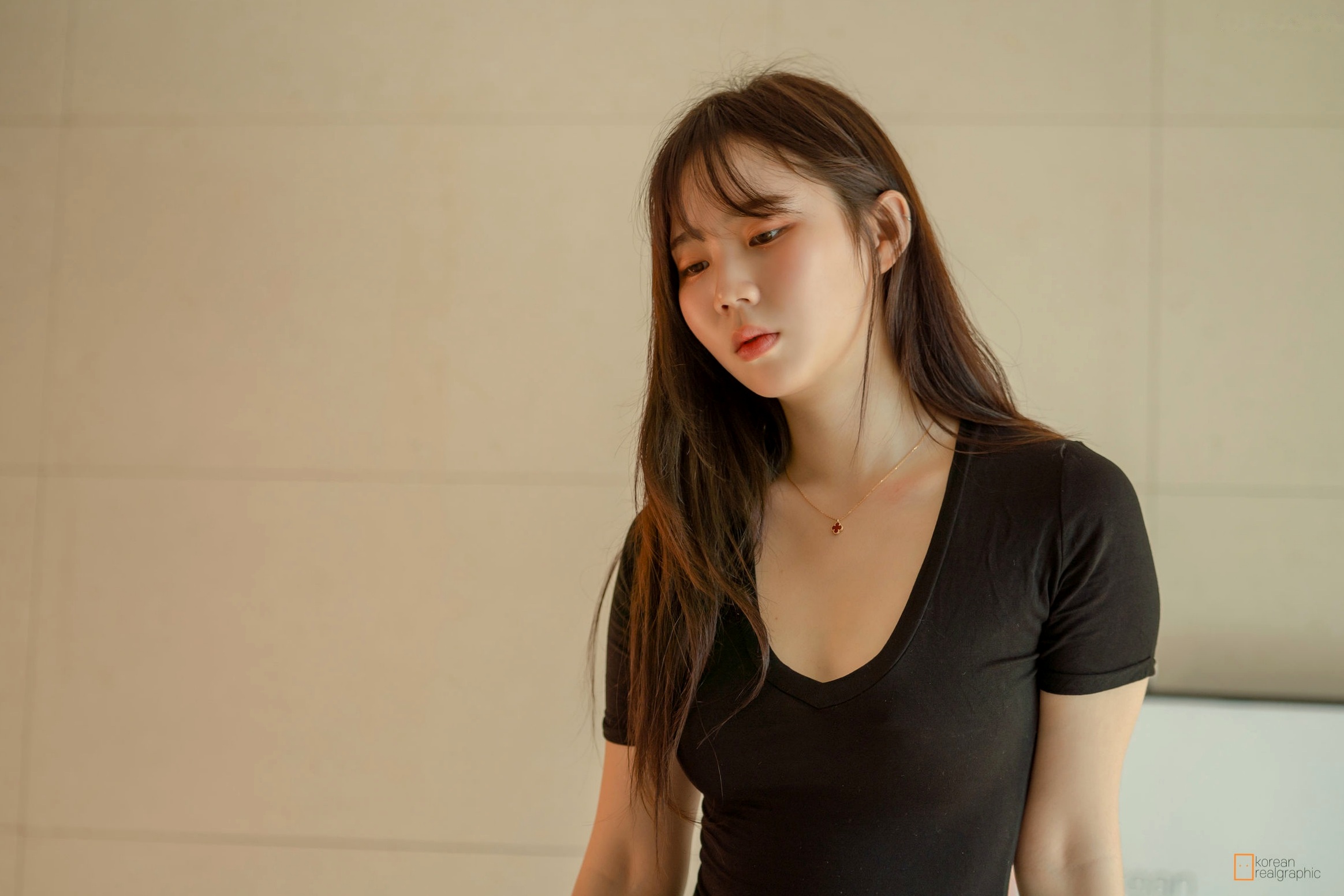 Gallery - [Korean-Realgraphic] MyuA：居家组装家具的性感女神，修身黑衣魅力曲线私房写真韩国性感诱惑私房照大尺度 女神私房照_秀色女神 - image 40