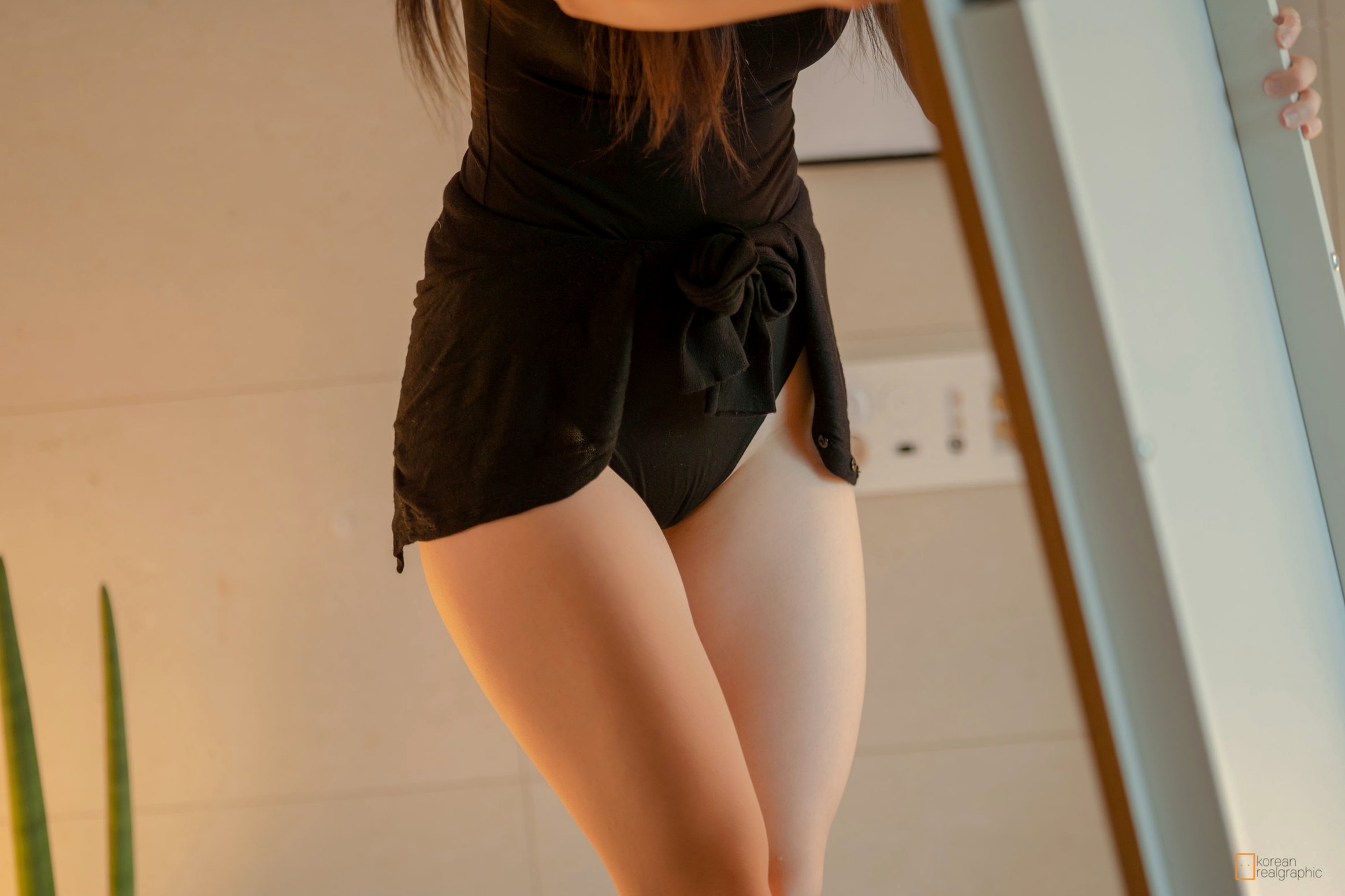 Gallery - [Korean-Realgraphic] MyuA：居家组装家具的性感女神，修身黑衣魅力曲线私房写真韩国性感诱惑私房照大尺度 女神私房照_秀色女神 - image 52