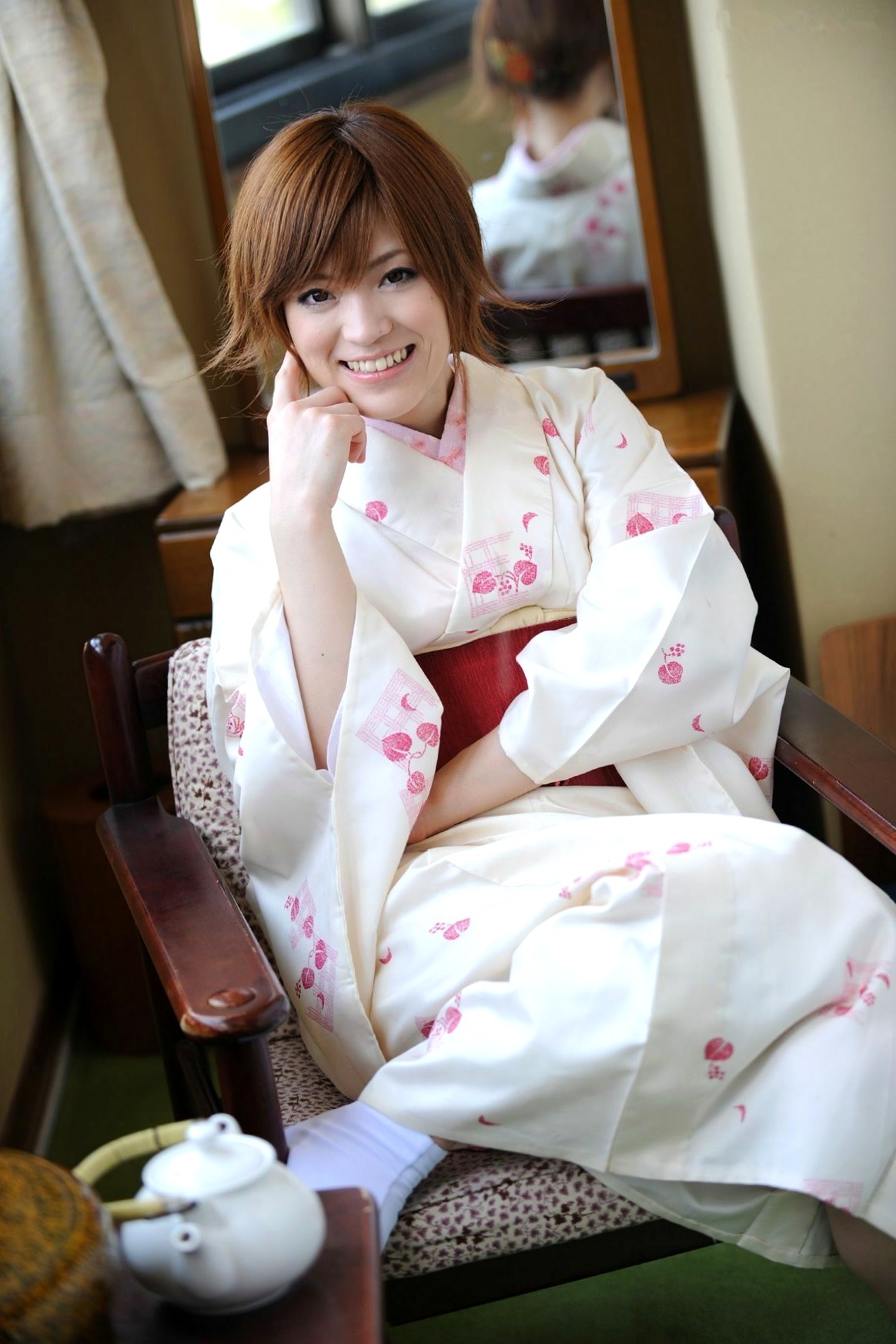 Gallery - X-City_ 板垣梓 KIMONO和服写真：清纯温婉的日式经典装扮，展现东方古典女性的知性雅韵与独特魅力。日本和服清纯气质治愈系 女神私房照_秀色女神 - image 5