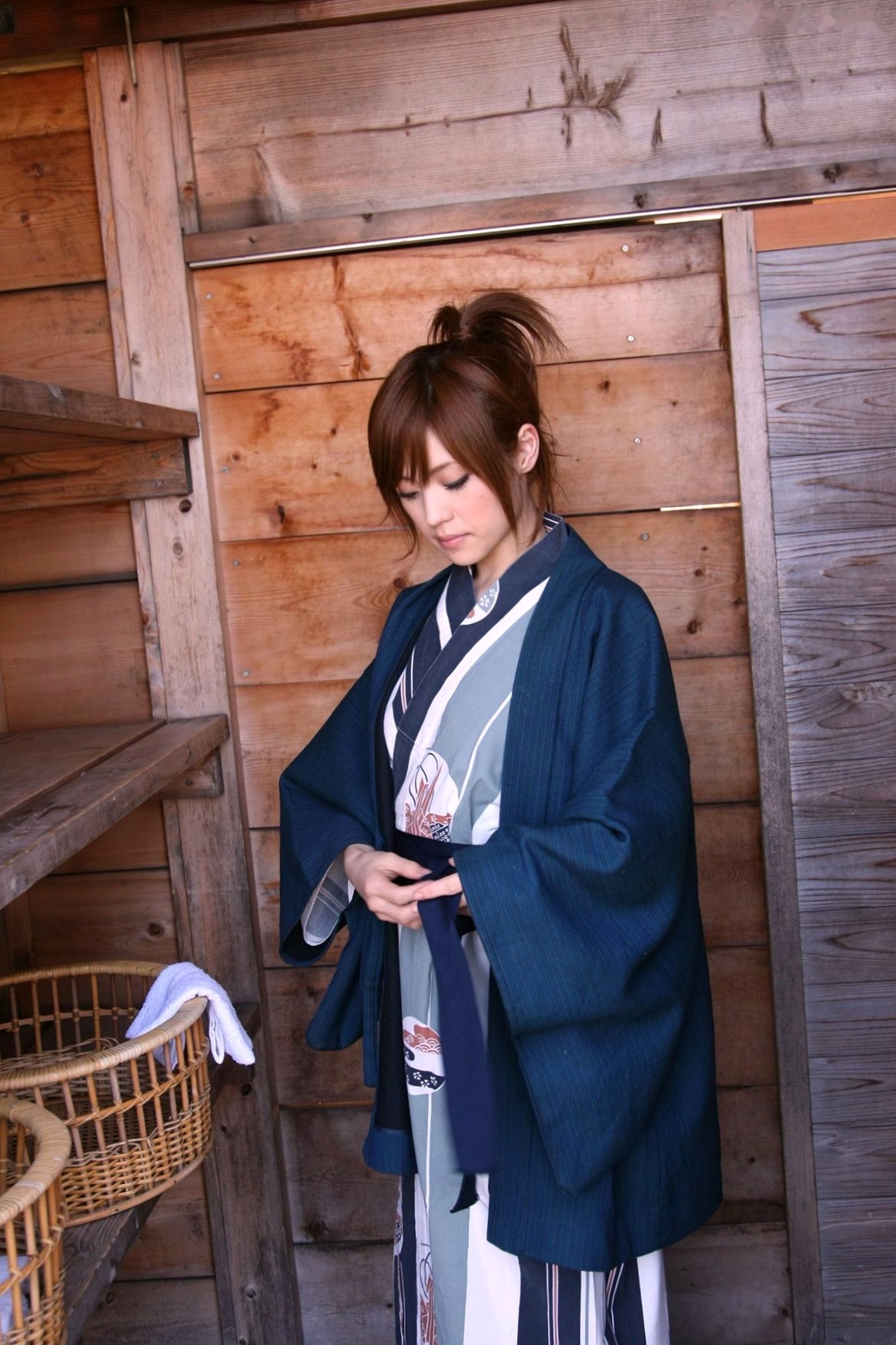 Gallery - X-City_ 板垣梓 KIMONO和服写真：清纯温婉的日式经典装扮，展现东方古典女性的知性雅韵与独特魅力。日本和服清纯气质治愈系 女神私房照_秀色女神 - image 16