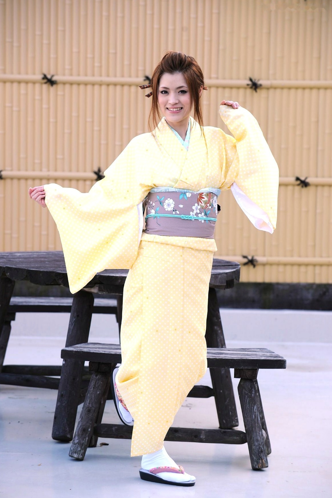 Gallery - X-City_ 板垣梓 KIMONO和服写真：清纯温婉的日式经典装扮，展现东方古典女性的知性雅韵与独特魅力。日本和服清纯气质治愈系 女神私房照_秀色女神 - image 25