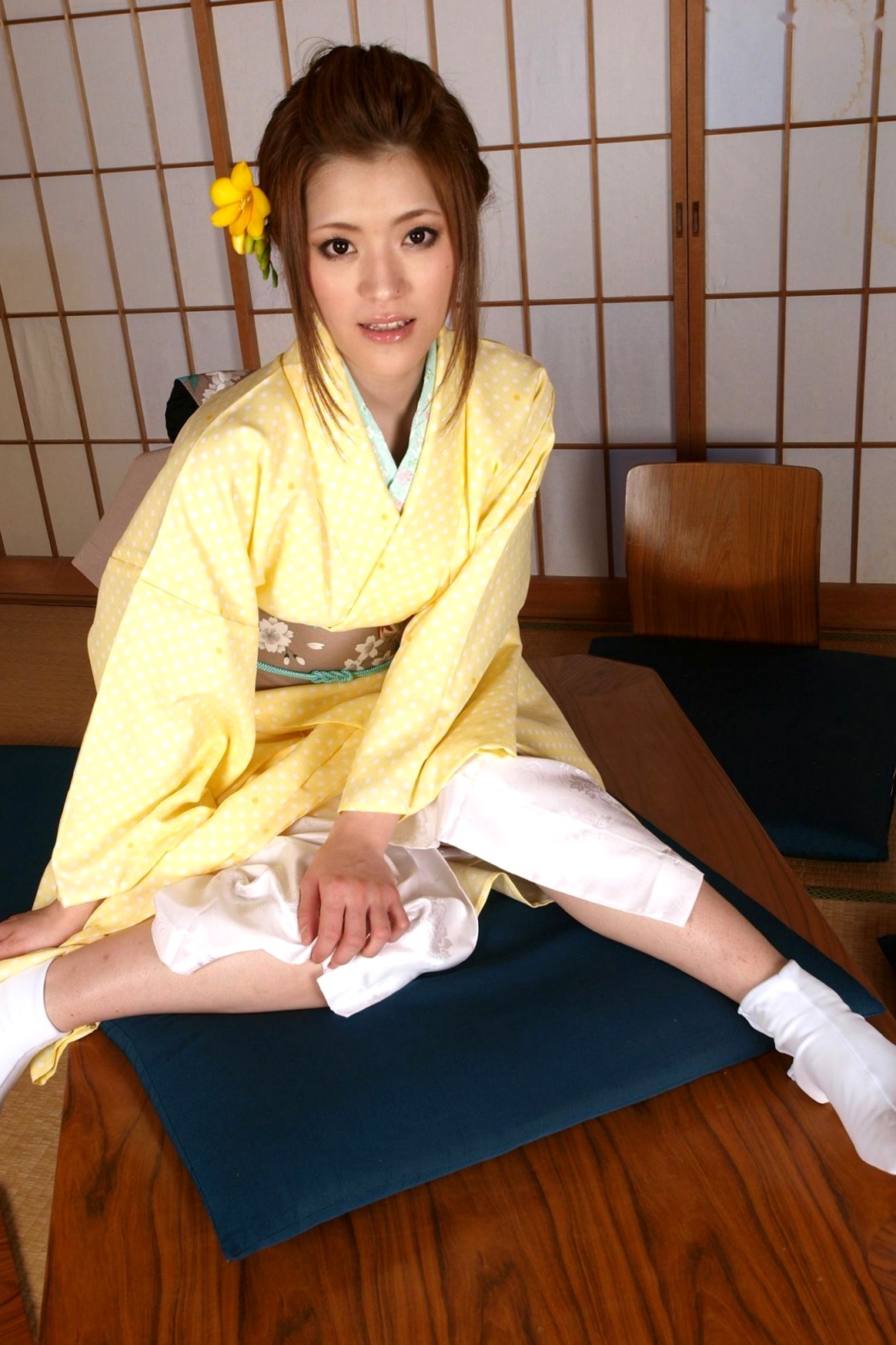 Gallery - X-City_ 板垣梓 KIMONO和服写真：清纯温婉的日式经典装扮，展现东方古典女性的知性雅韵与独特魅力。日本和服清纯气质治愈系 女神私房照_秀色女神 - image 39