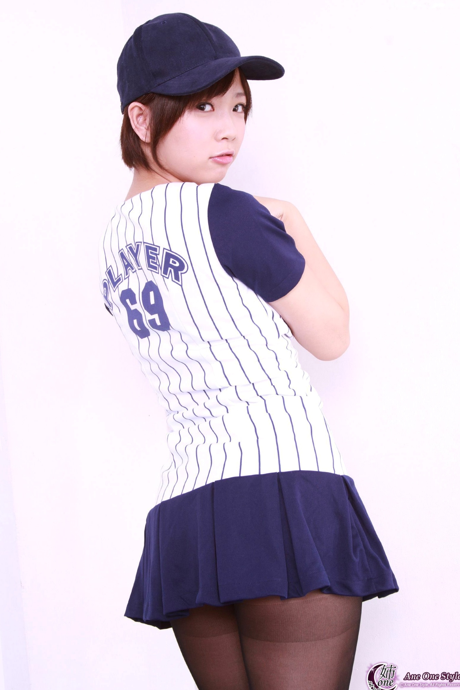 Gallery - X-City Ane One Style 纱仓真奈制服诱惑系列写真，涵盖校服居家、护士丝袜及角色扮演风格，展现甜美诱人的百变魅力日本性感制服角色扮演大尺度 女神私房照_秀色女神 - image 3