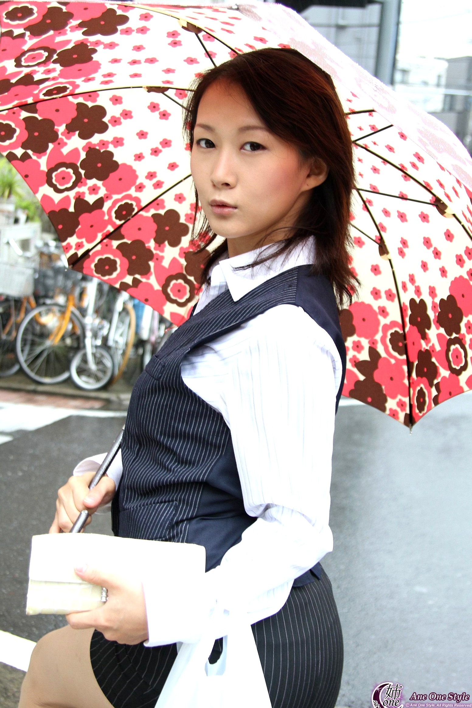 Gallery - X-City_ Ane One Style No.28 小滝紗由美：OL职场制服诱惑与居家私密写真日本制服性感私房照诱惑 女神私房照_秀色女神 - image 3