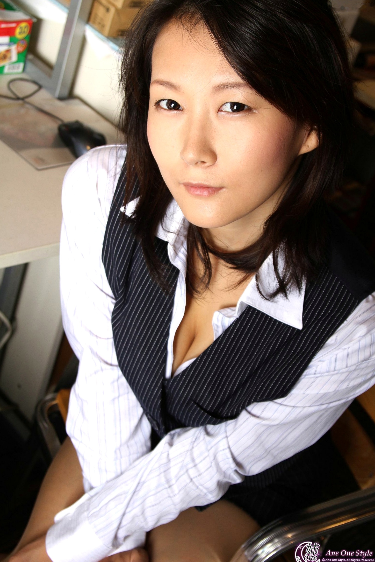 Gallery - X-City_ Ane One Style No.28 小滝紗由美：OL职场制服诱惑与居家私密写真日本制服性感私房照诱惑 女神私房照_秀色女神 - image 12