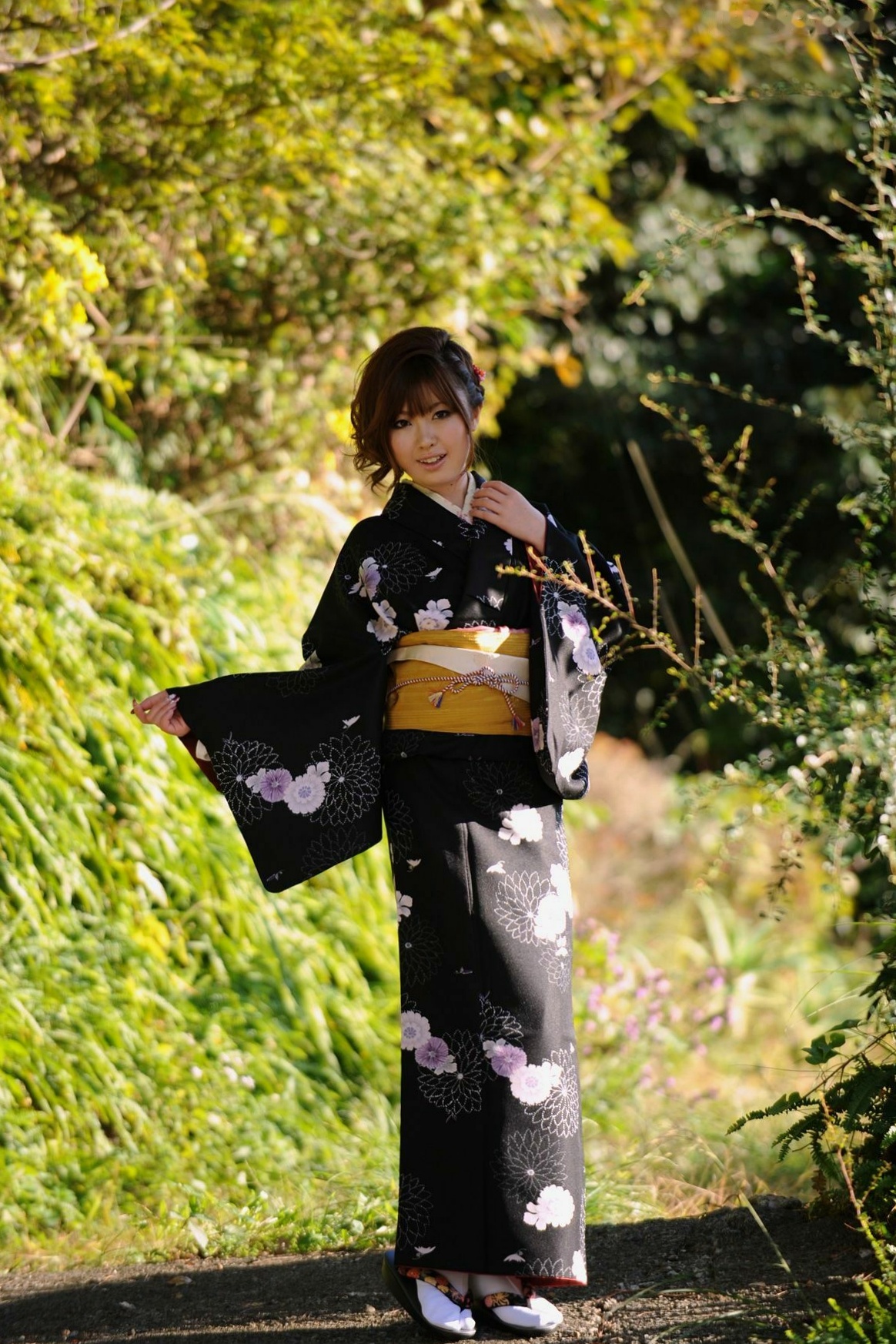 Gallery - X-City写真集：浜崎りお（Rio Hamazaki）演绎古典黑底和服诱惑，极致优雅的日式私房风情写真日本和服私房照性感尤物 女神私房照_秀色女神 - image 25