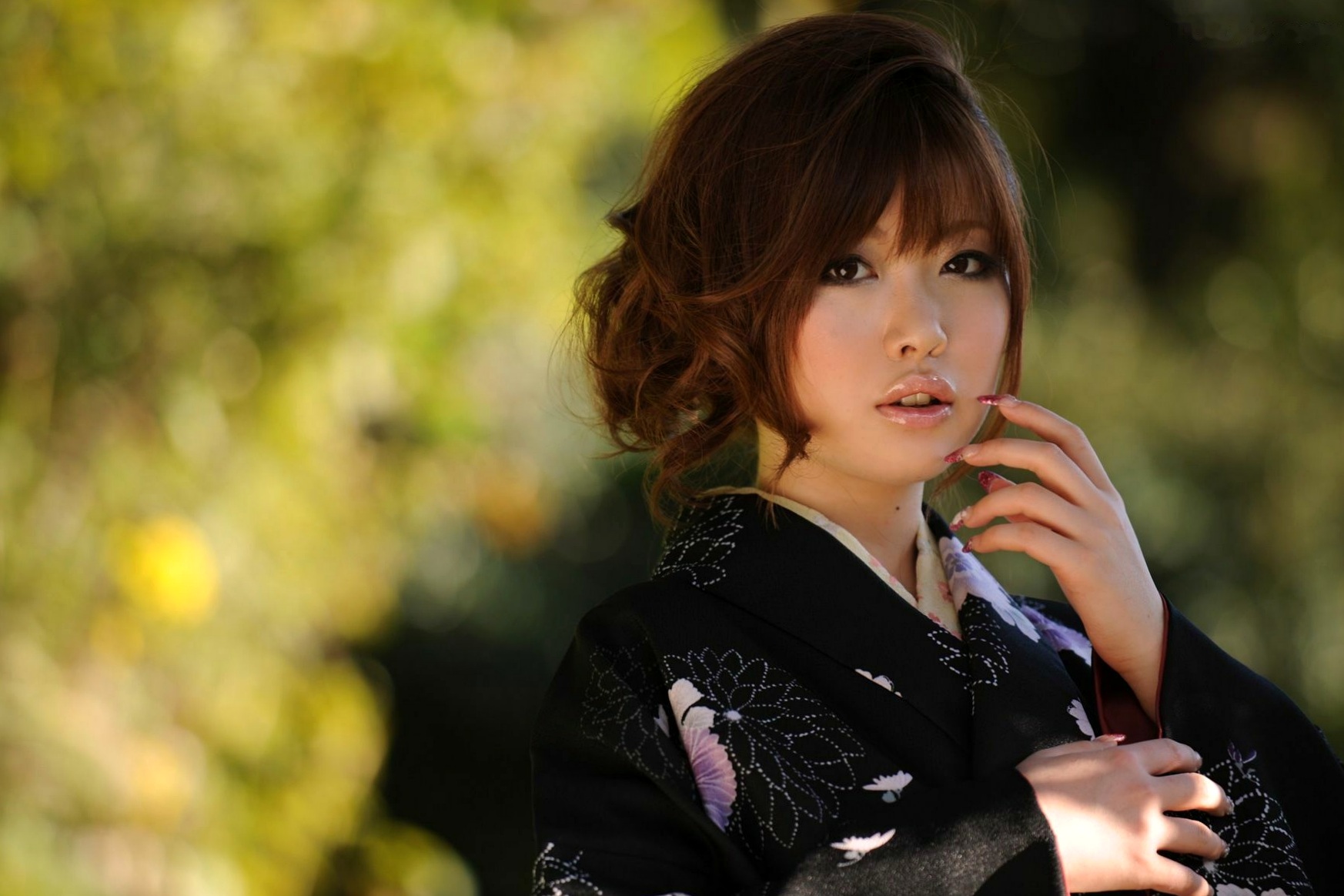 Gallery - X-City写真集：浜崎りお（Rio Hamazaki）演绎古典黑底和服诱惑，极致优雅的日式私房风情写真日本和服私房照性感尤物 女神私房照_秀色女神 - image 28