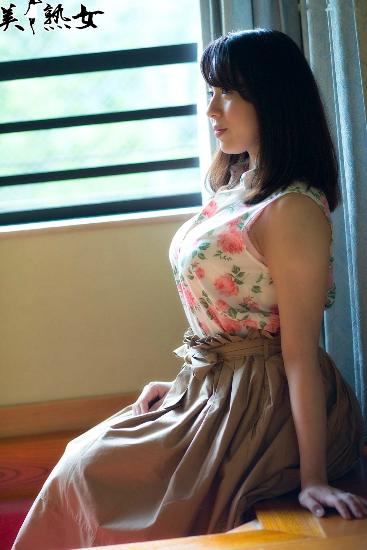 Gallery - 美熟女三岛奈津子(Natsuko Mishima)清新花裙与火辣兔女郎角色扮演写真[jkj038]37P性感诱惑私房照女神 女神私房照_秀色女神 - image 5