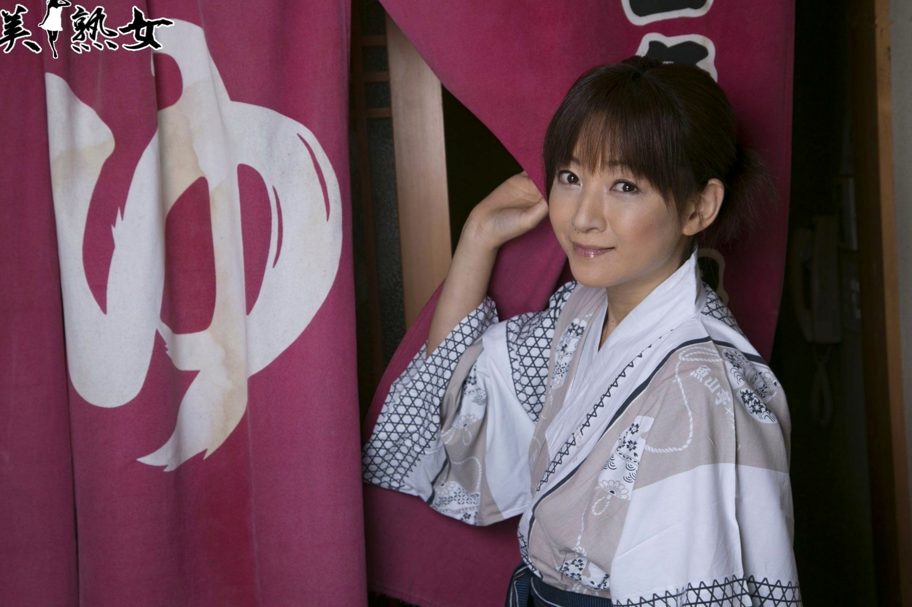 Gallery - 日本美熟女小森愛(Ai Komori)精选写真集：清新和服与优雅常服的柔情演绎日本气质清纯和服私房照 女神私房照_秀色女神 - image 25