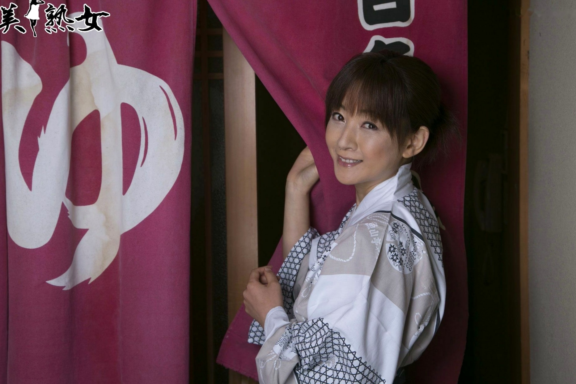 Gallery - 日本美熟女小森愛(Ai Komori)精选写真集：清新和服与优雅常服的柔情演绎日本气质清纯和服私房照 女神私房照_秀色女神 - image 26