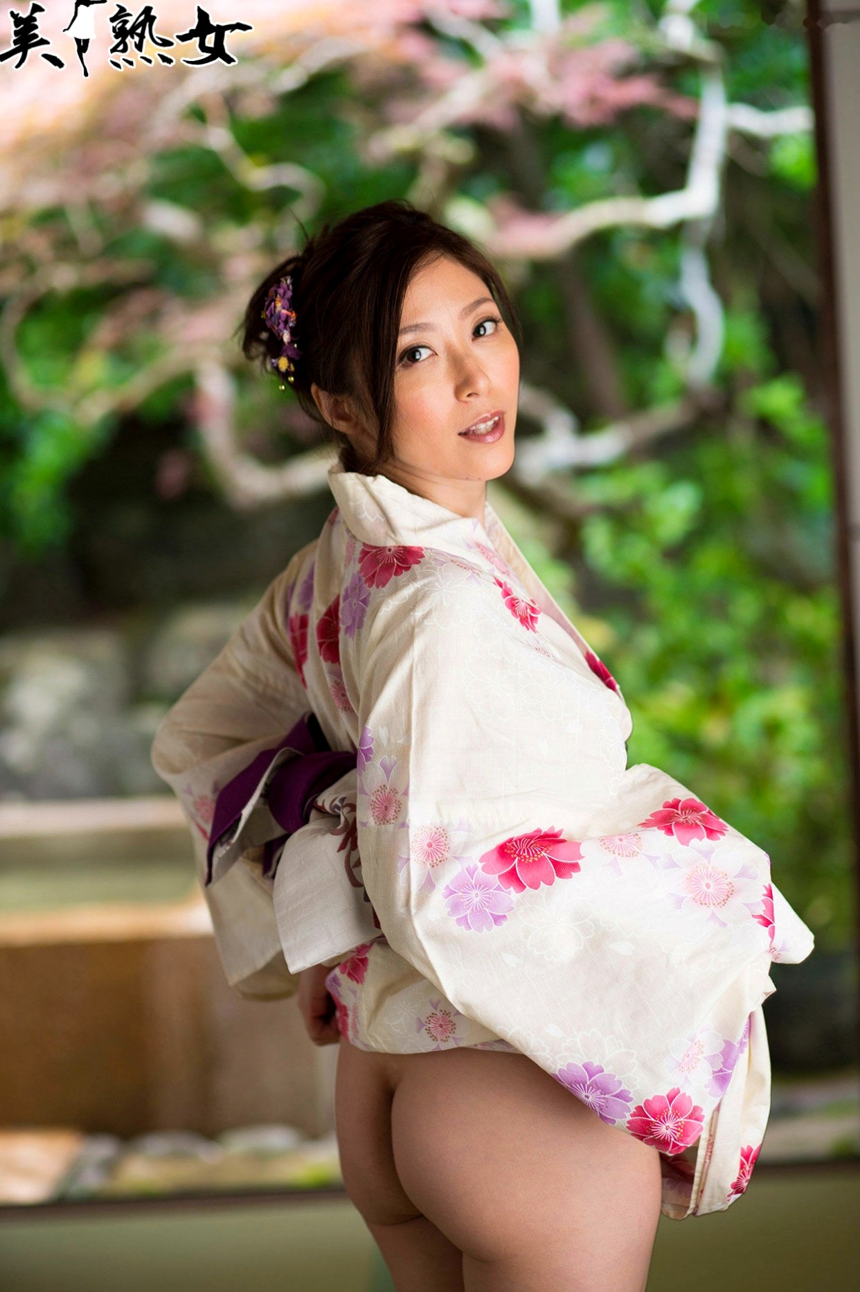 Gallery - X-City_美熟女グラビア「JUKUJO」白木优子Yuko Shiraki 写真集，和服与户外气质私房日本诱惑私房照美腿 女神私房照_秀色女神 - image 4
