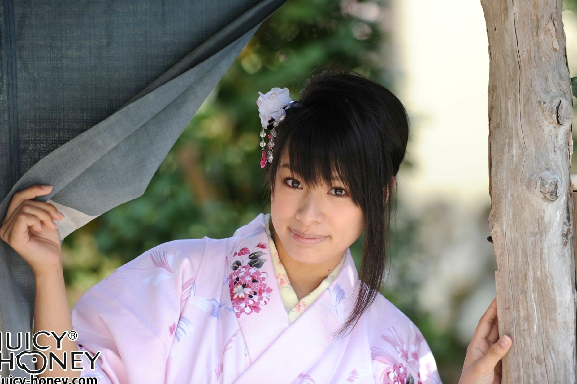 Gallery - 春菜はな(Hana Haruna) 粉嫩和服写真集：古典园林与室内韵味，演绎日系清新与性感风情和服清新诱惑私房照气质 女神私房照_秀色女神 - image 2