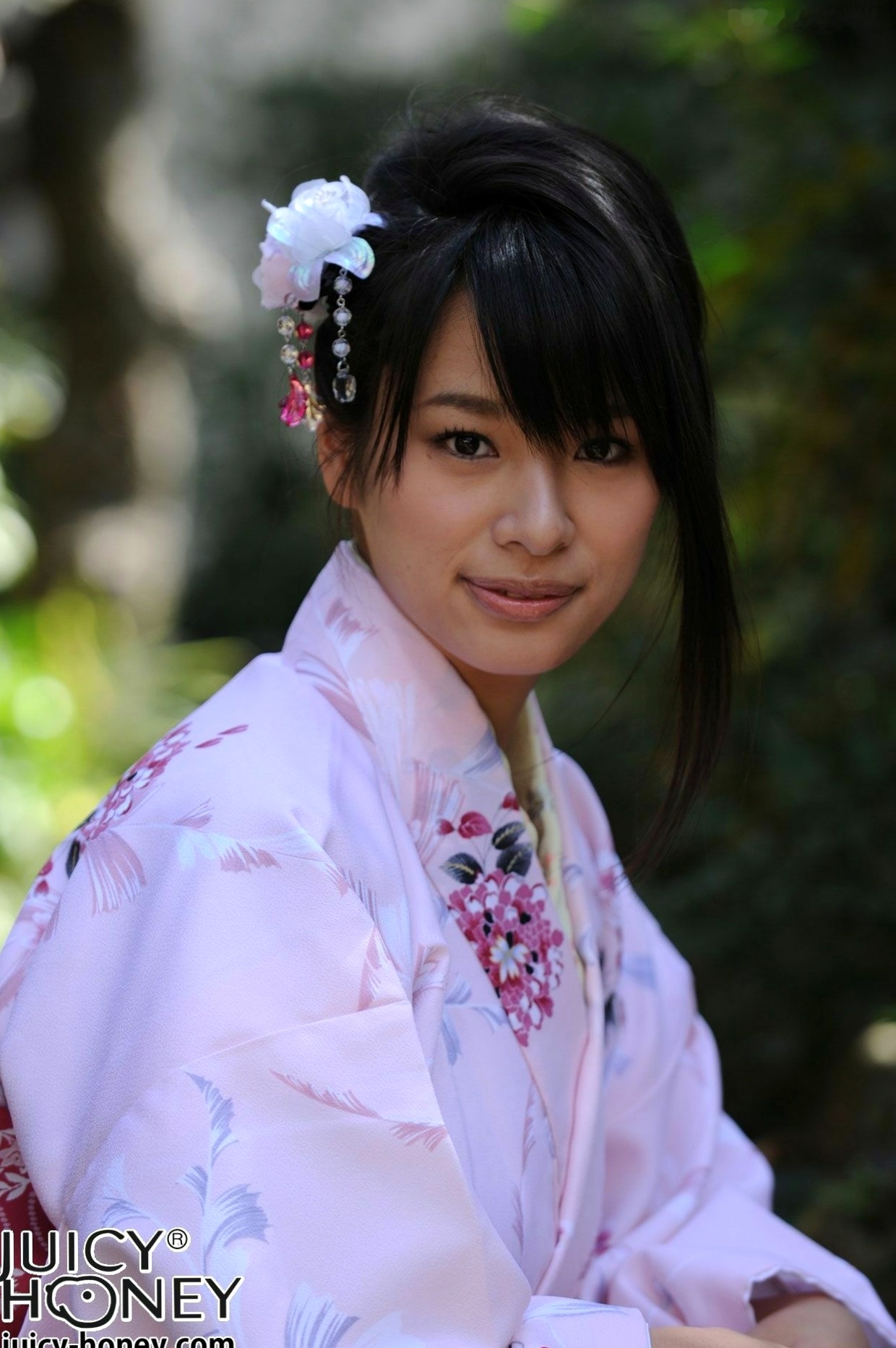 Gallery - 春菜はな(Hana Haruna) 粉嫩和服写真集：古典园林与室内韵味，演绎日系清新与性感风情和服清新诱惑私房照气质 女神私房照_秀色女神 - image 8