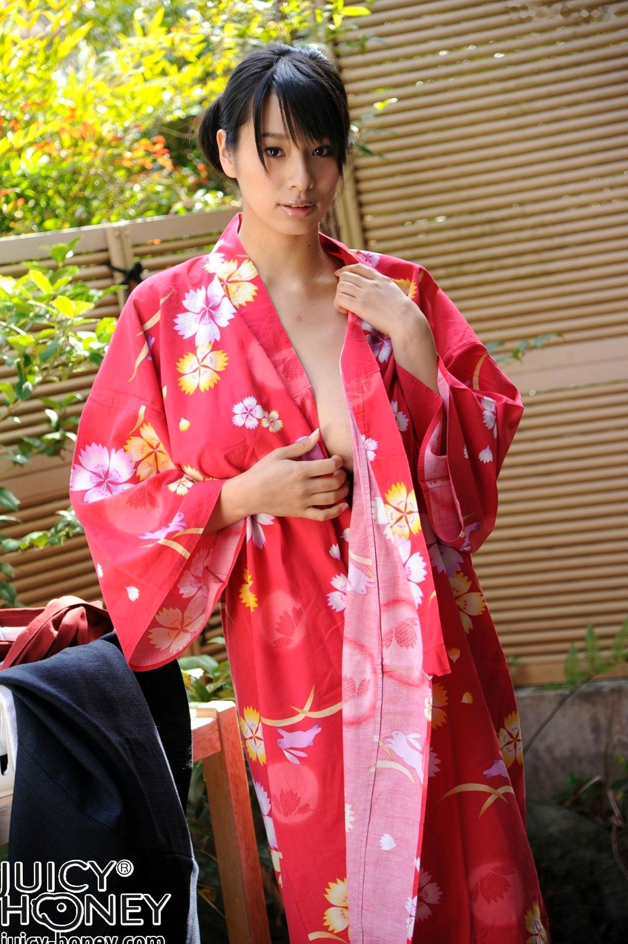 Gallery - 春菜はな(Hana Haruna) 粉嫩和服写真集：古典园林与室内韵味，演绎日系清新与性感风情和服清新诱惑私房照气质 女神私房照_秀色女神 - image 23