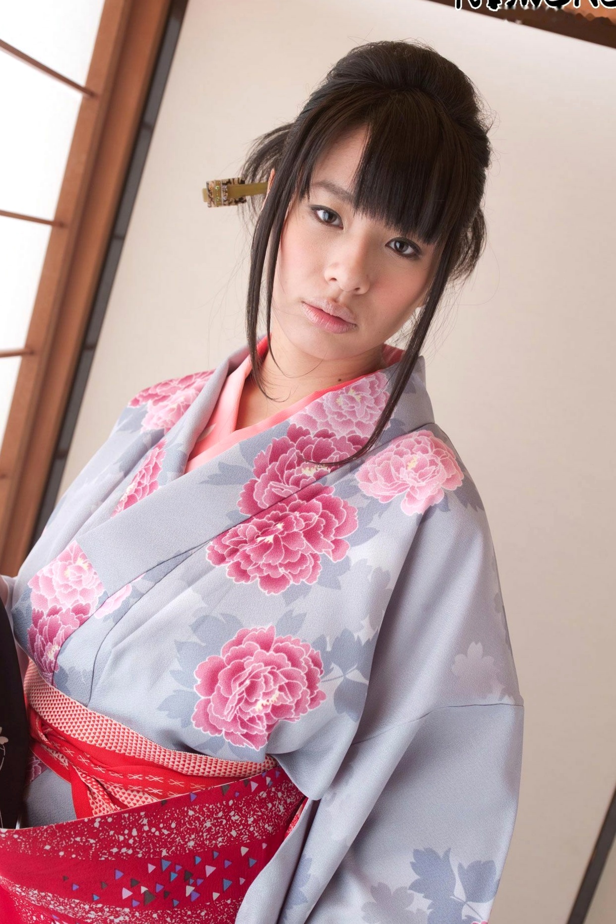 Gallery - X-City_ 春菜はな Hana Haruna 写真集，传统和服与现代性感街拍，冷艳温婉双重气质展现极致魅力[65P]和服日本性感街拍气质 女神私房照_秀色女神 - image 24