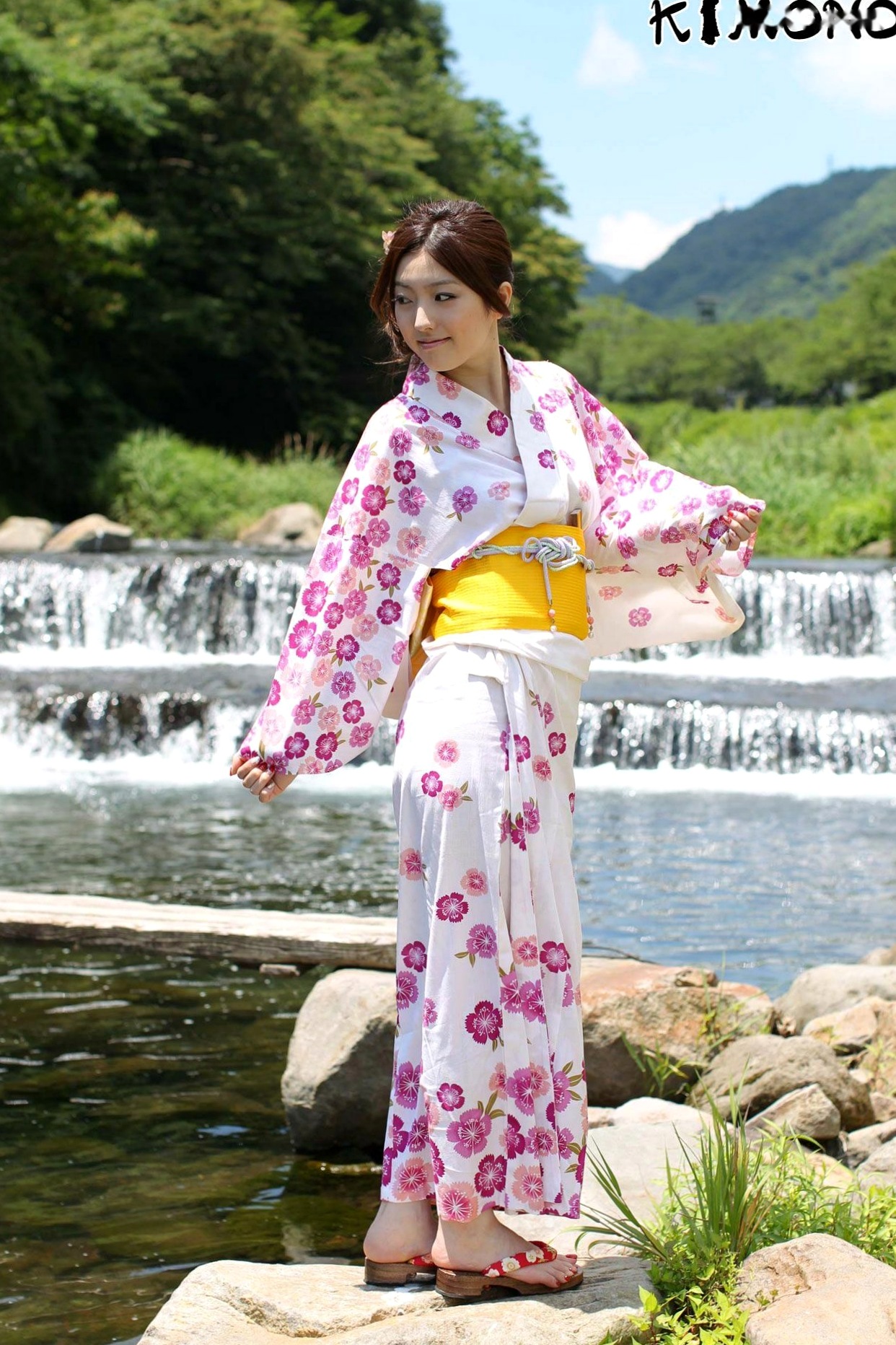 Gallery - X-City 羽田爱和服私房与清新吊带街拍写真集日本性感和服私房照诱惑 女神私房照_秀色女神 - image 2
