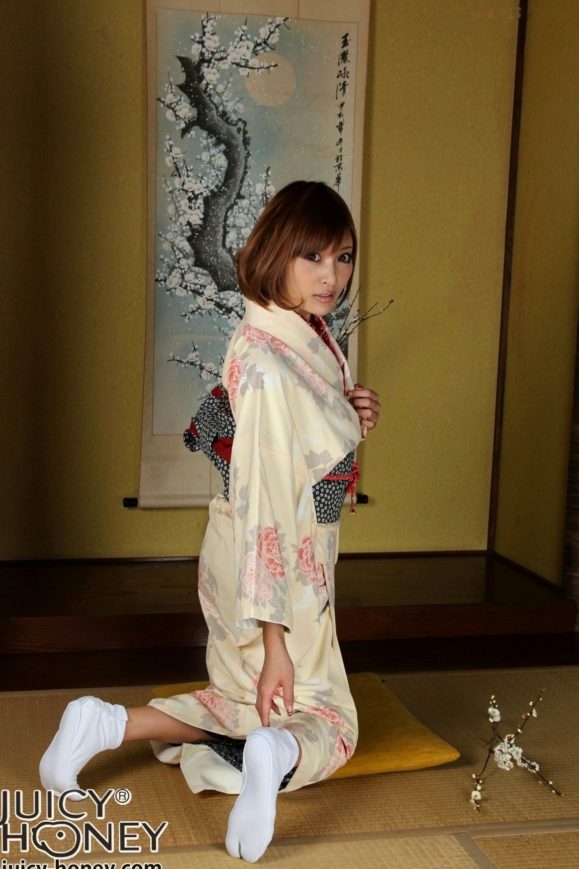 Gallery - 明日花キララ(Kirara Asuka)写真集：优雅日式和服风情，绽放古典美韵，视觉诱惑写真系列日本和服诱惑私房照性感 女神私房照_秀色女神 - image 3