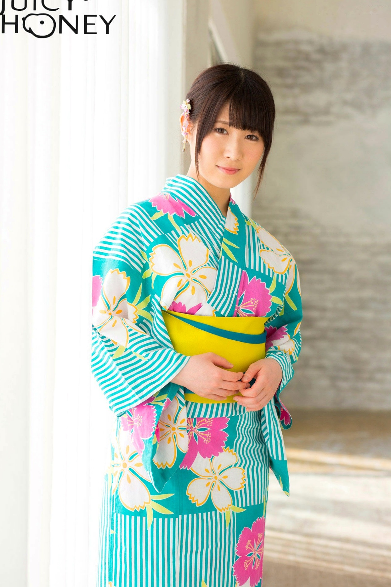 Gallery - 飞鸟凛 Rin Asuka 写真集：甜美清纯与性感内衣的极致诱惑，私房拍摄展现童颜巨乳尤物魅力童颜巨乳内衣日本尤物私房照 女神私房照_秀色女神 - image 3