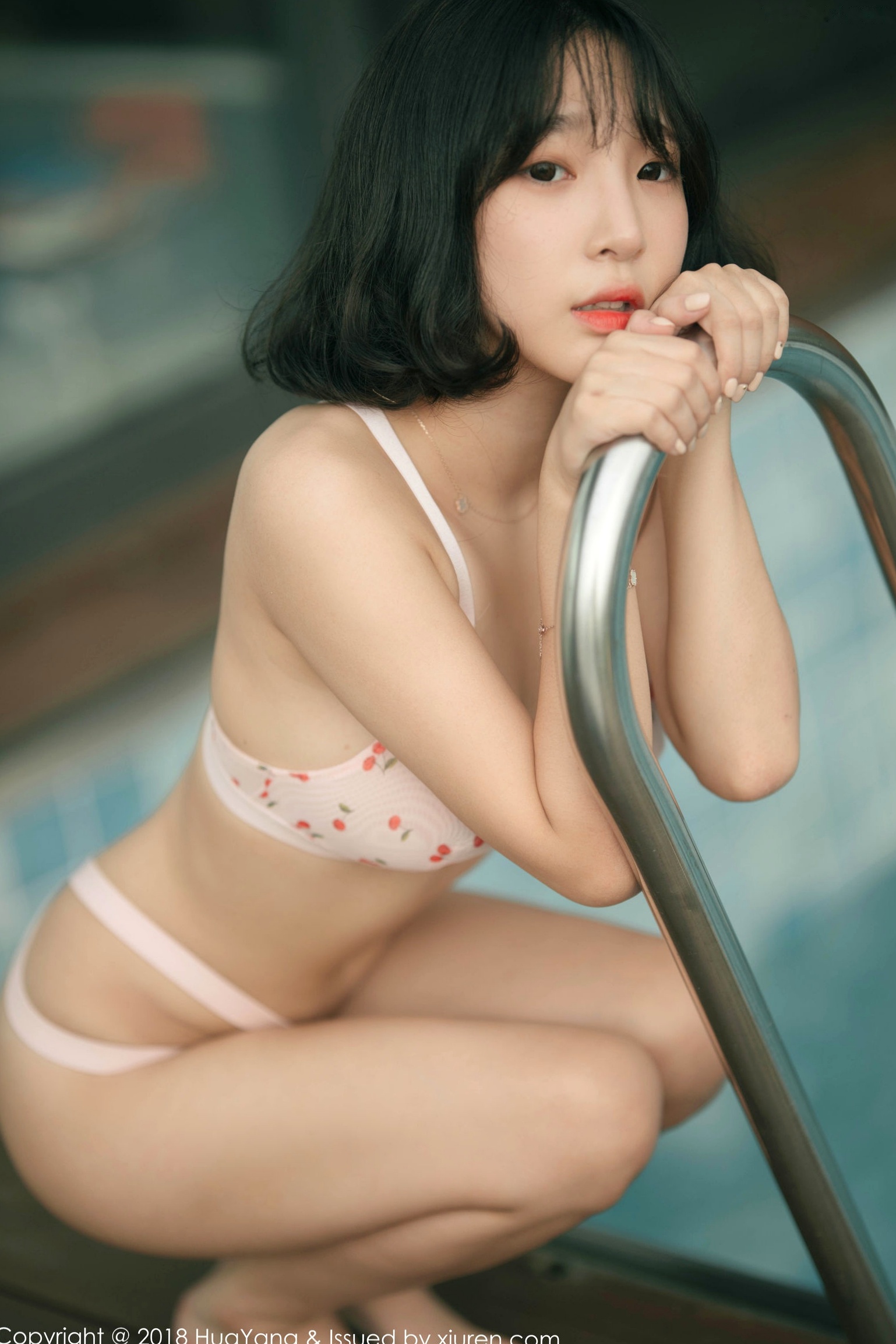 Gallery - HuaYang花漾 - Flower-085-卿卿-性感樱桃比基尼泳池私房写真集性感清纯比基尼诱惑 女神私房照_秀色女神 - image 31