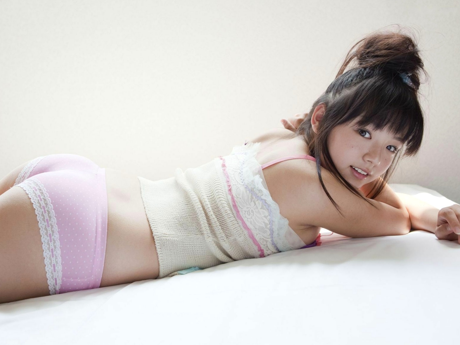 Gallery - 篠崎愛 Sabra 写真集：童颜巨乳的极致诱惑，私房内衣与日式和服美学盛宴 (75P)童颜巨乳性感诱惑和服日本 女神私房照_秀色女神 - image 18