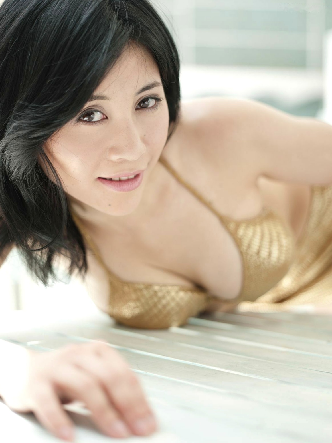 Gallery - ミラクルヒカル《First Love》性感金色比基尼私房写真，魅惑短发御姐成熟曲线美日本比基尼性感美腿气质私房照 女神私房照_秀色女神 - image 21