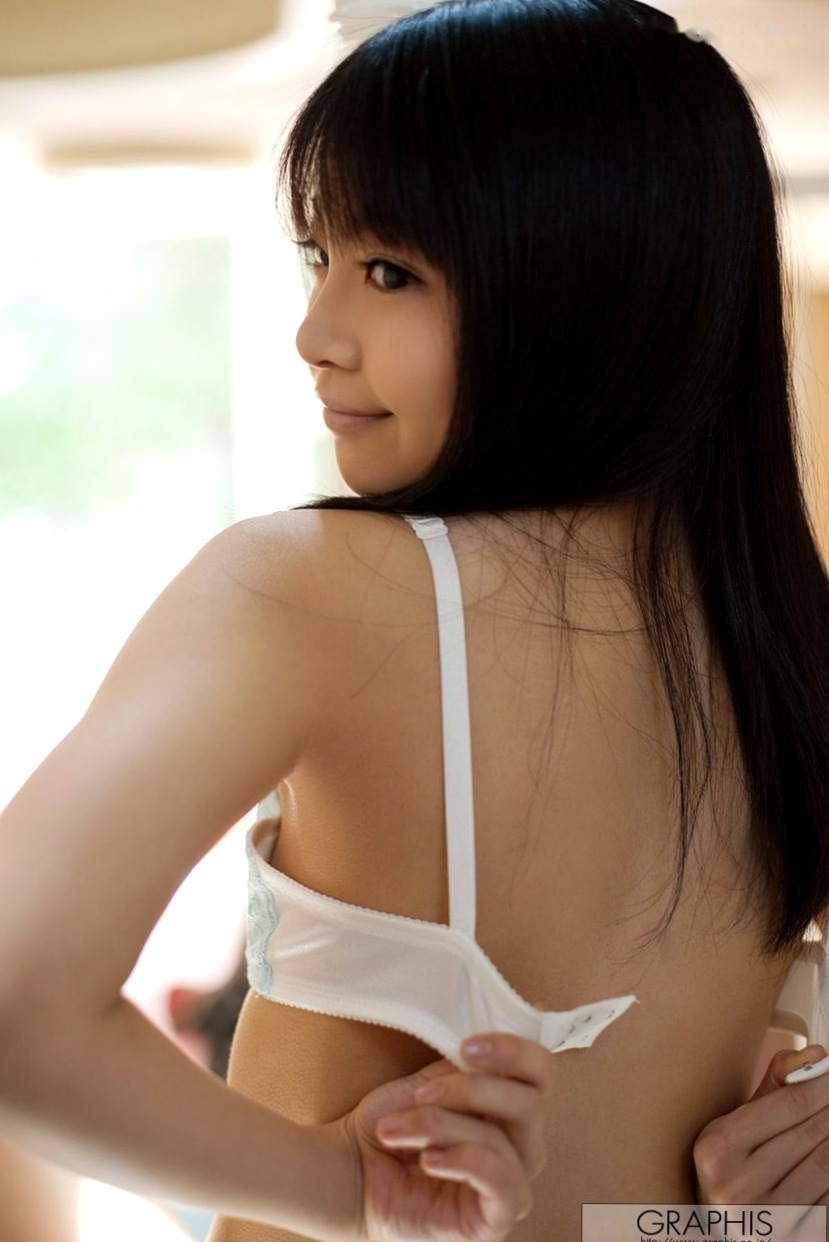 Gallery - Graphis_葵千寻 First Gravure 初出茅庐写真集：甜美清纯邻家少女，治愈系诱惑清新呈现清纯治愈系萝莉日本诱惑 女神私房照_秀色女神 - image 8