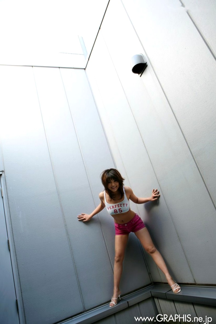 Gallery - Graphis写真精选：春咲梓美青春动感写真，小麦色肌肤展现运动健康美，清纯活力，居家生活风（41P）日本小麦色清纯诱惑野性 女神私房照_秀色女神 - image 23