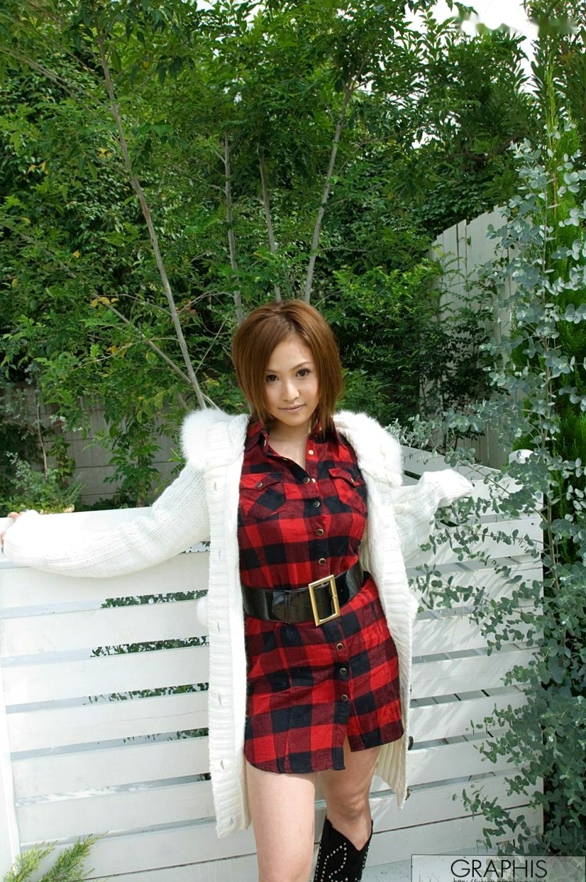 Gallery - Graphis_青山ゆい/青山由衣《Krahen Drachen》居家清纯风私房写真集，甜美少女邻家诱惑日本清新清纯治愈系私房照 女神私房照_秀色女神 - image 1